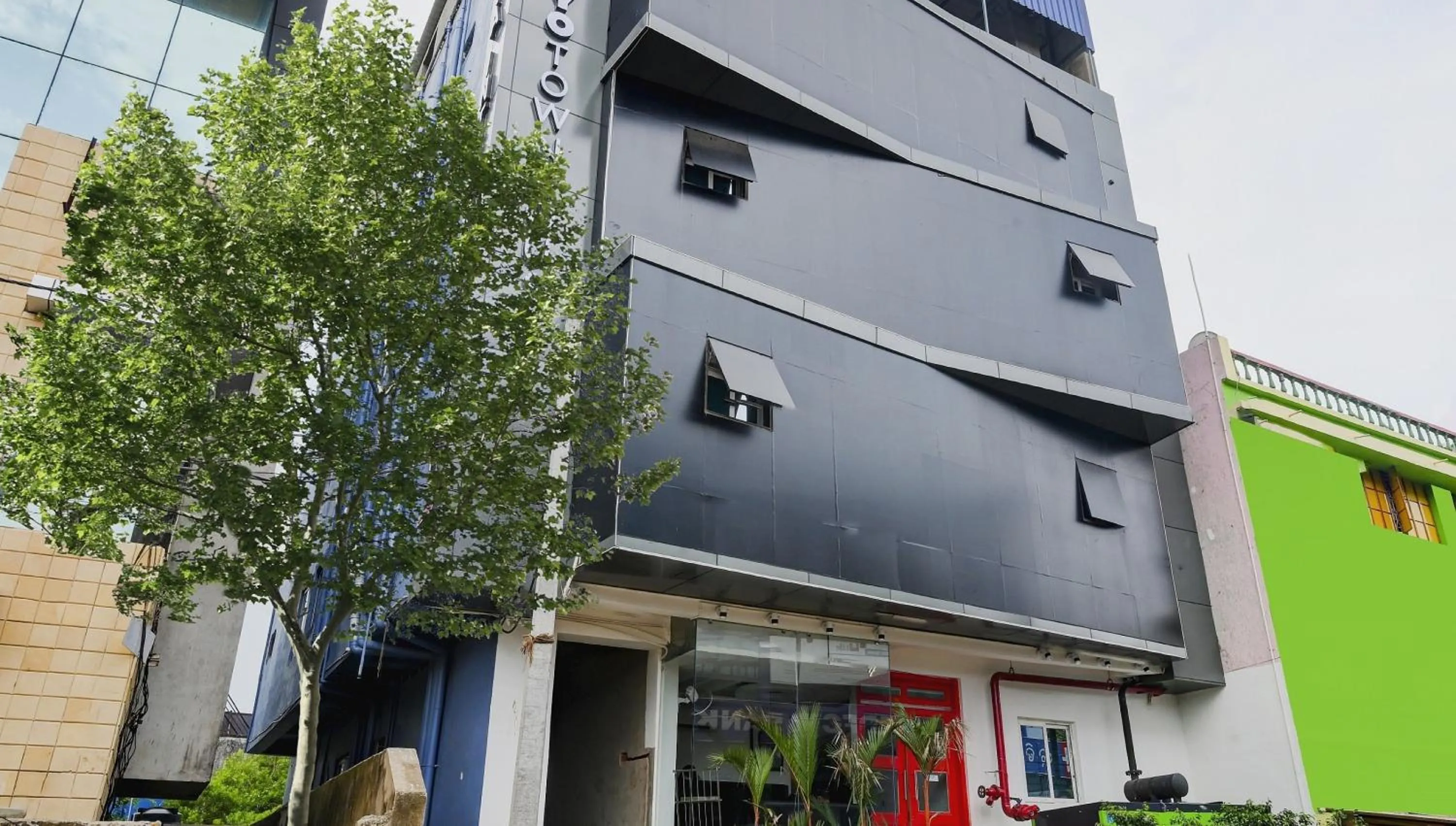 Facade/entrance in Super Town House HI5 Aditya International