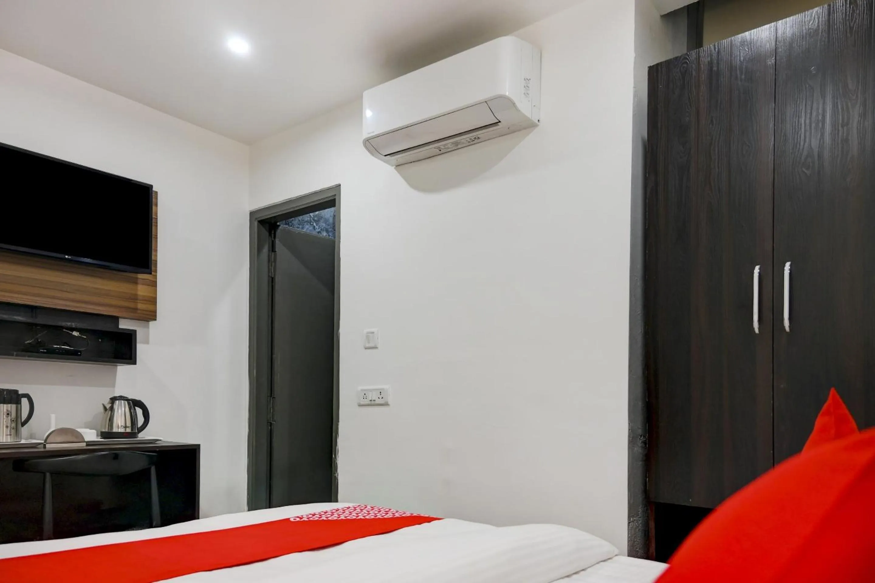 Bedroom, Bed in Super Town House HI5 Aditya International