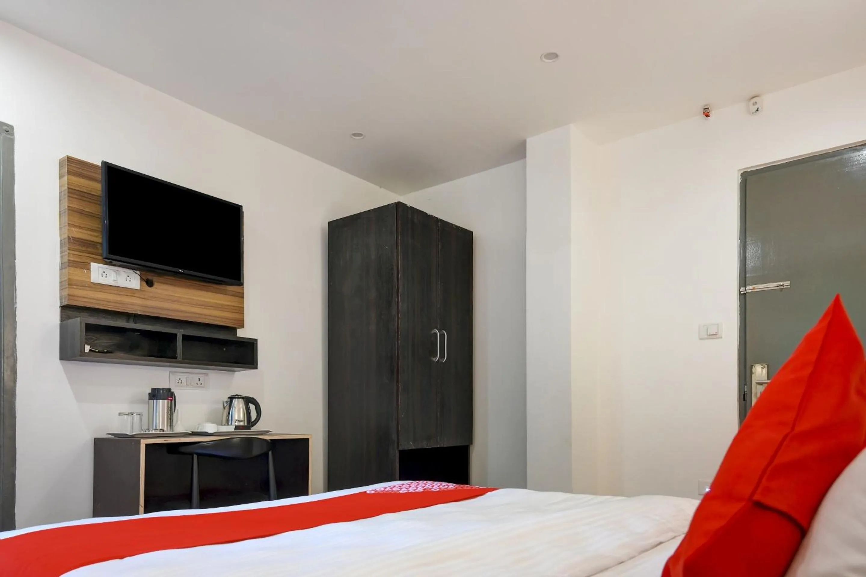 Bedroom, Bed in Super Town House HI5 Aditya International