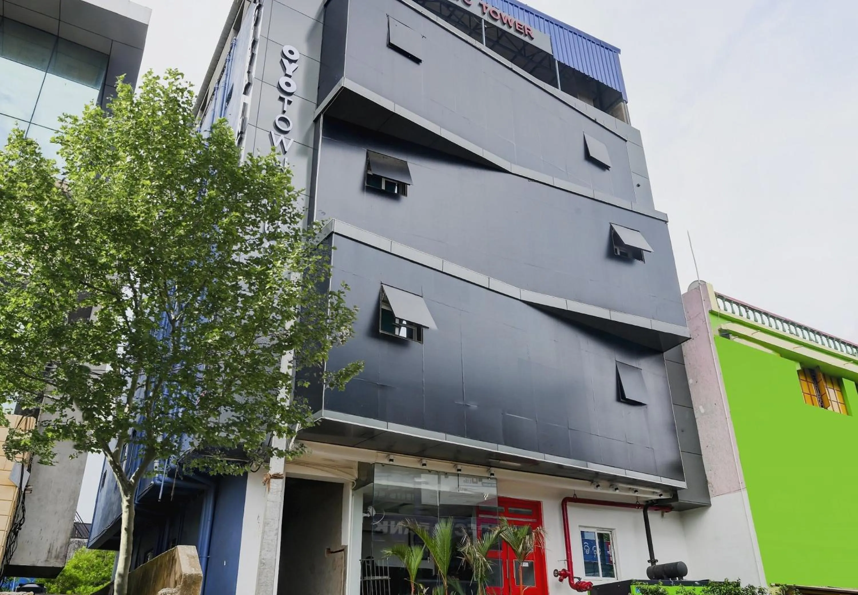 Facade/entrance in Super Town House HI5 Aditya International