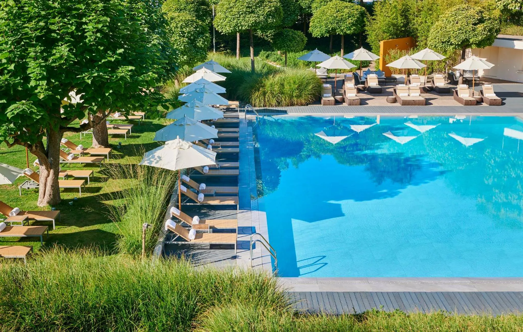 Swimming pool in InterContinental Genève by IHG