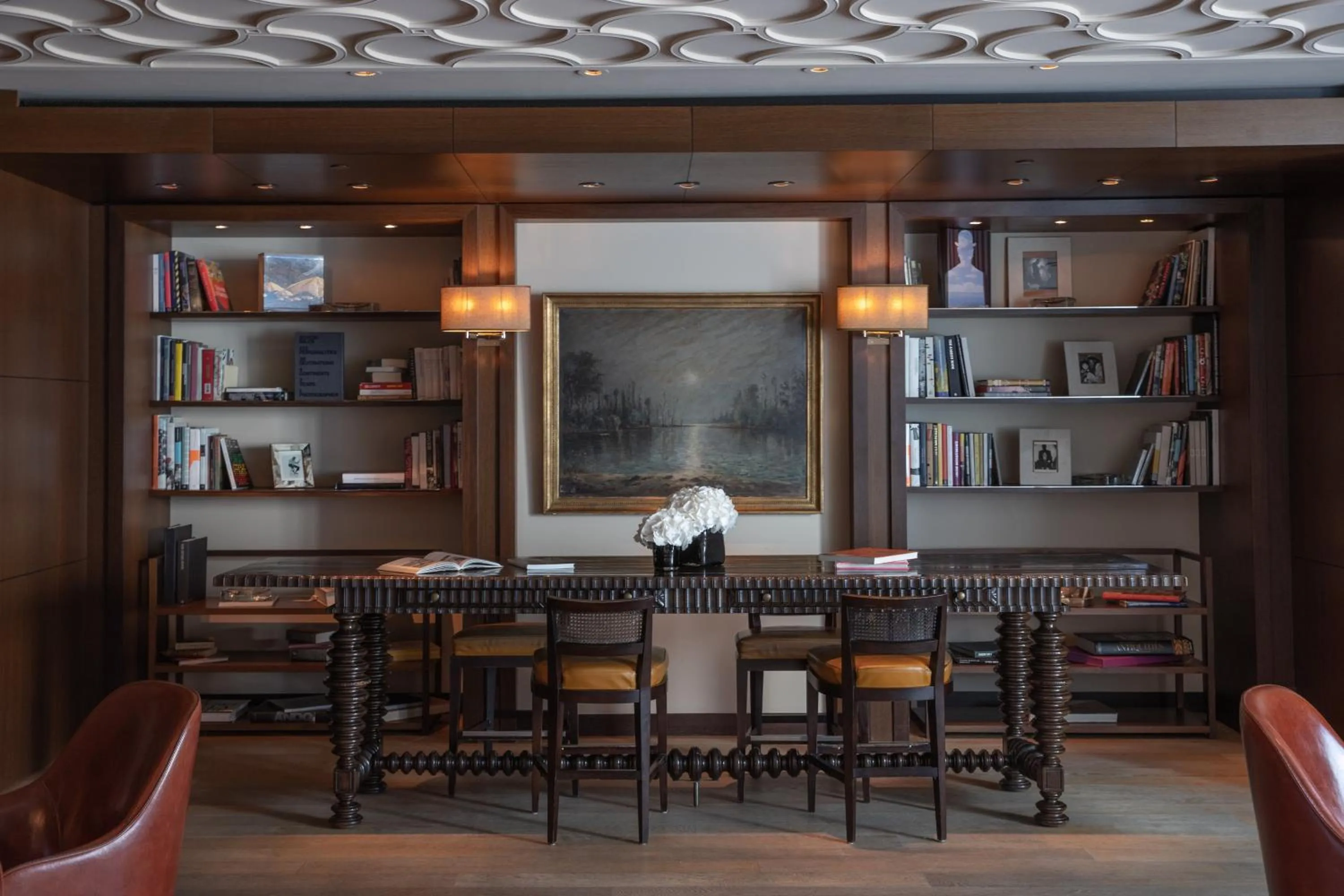 Lounge or bar in InterContinental Genève by IHG