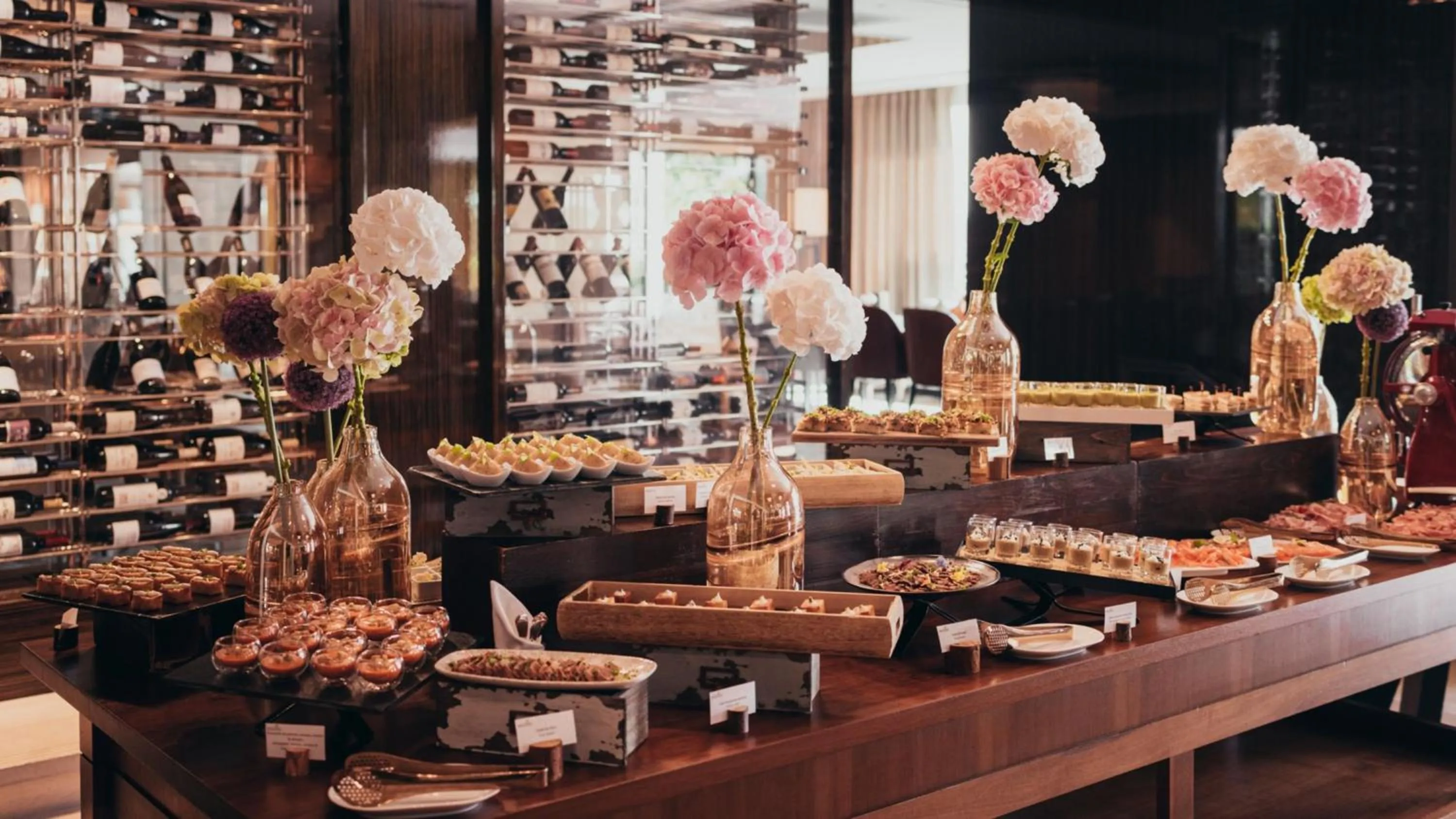 Restaurant/places to eat in InterContinental Genève by IHG