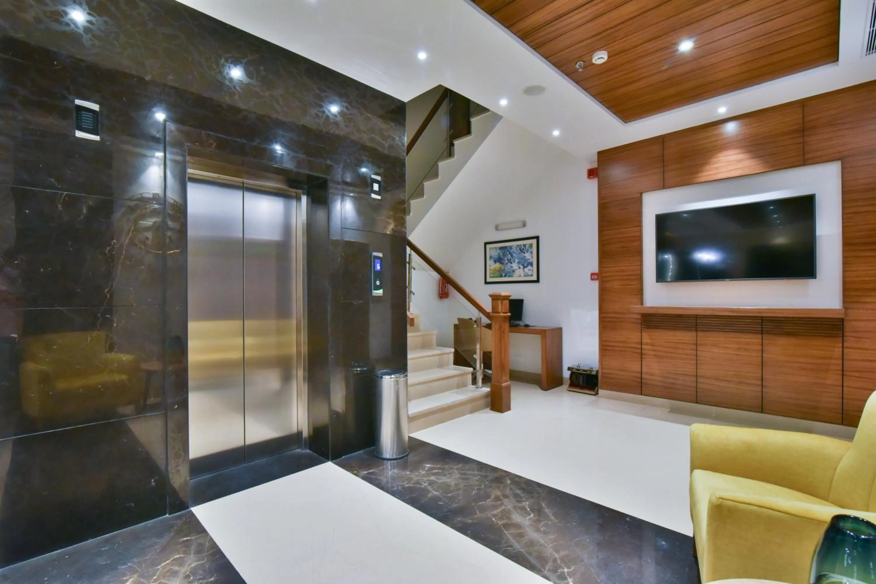 Lobby or reception in SureStay by Best Western Heritage Walk