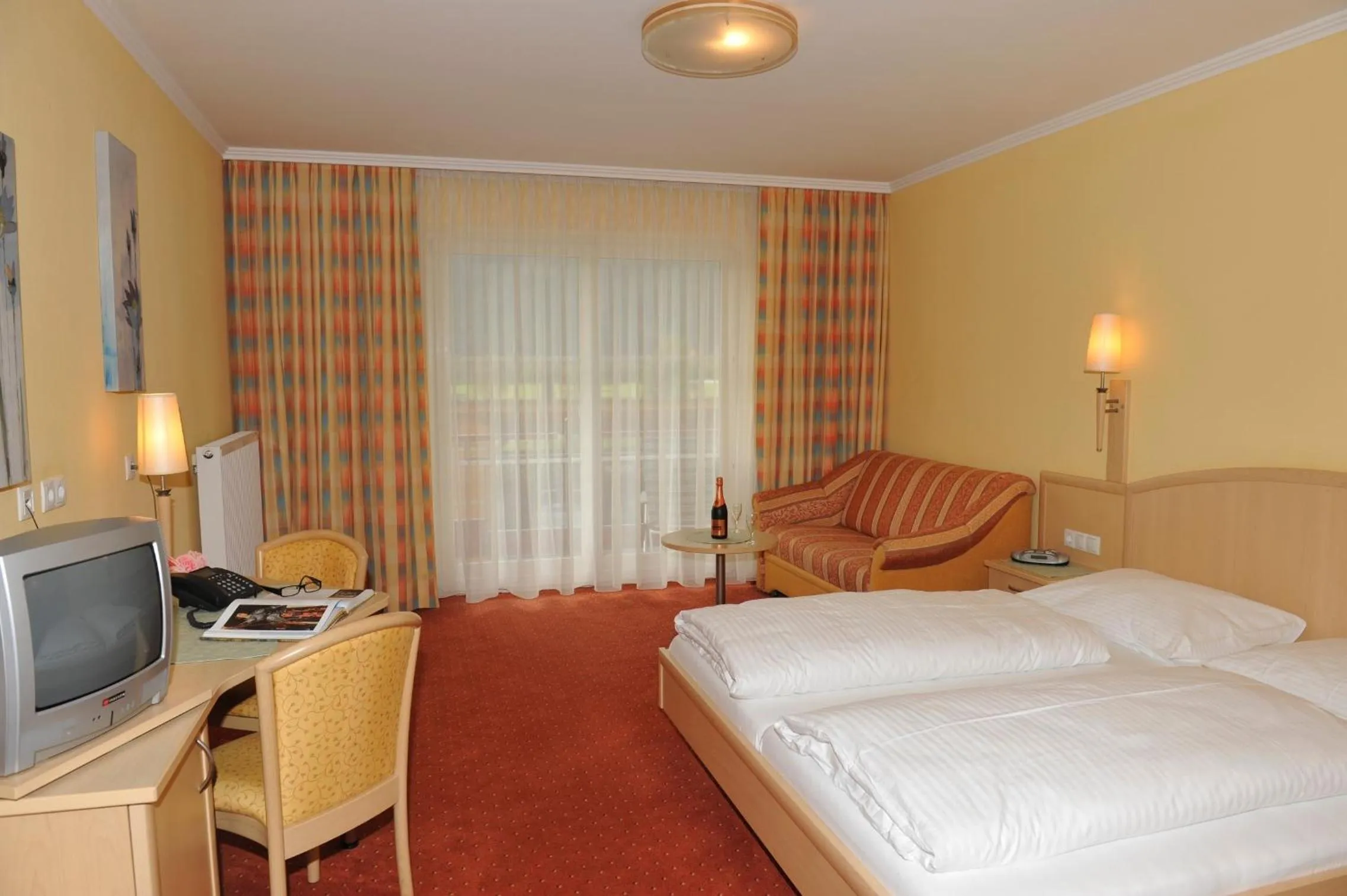 Bed in Landhotel Stofflerwirt