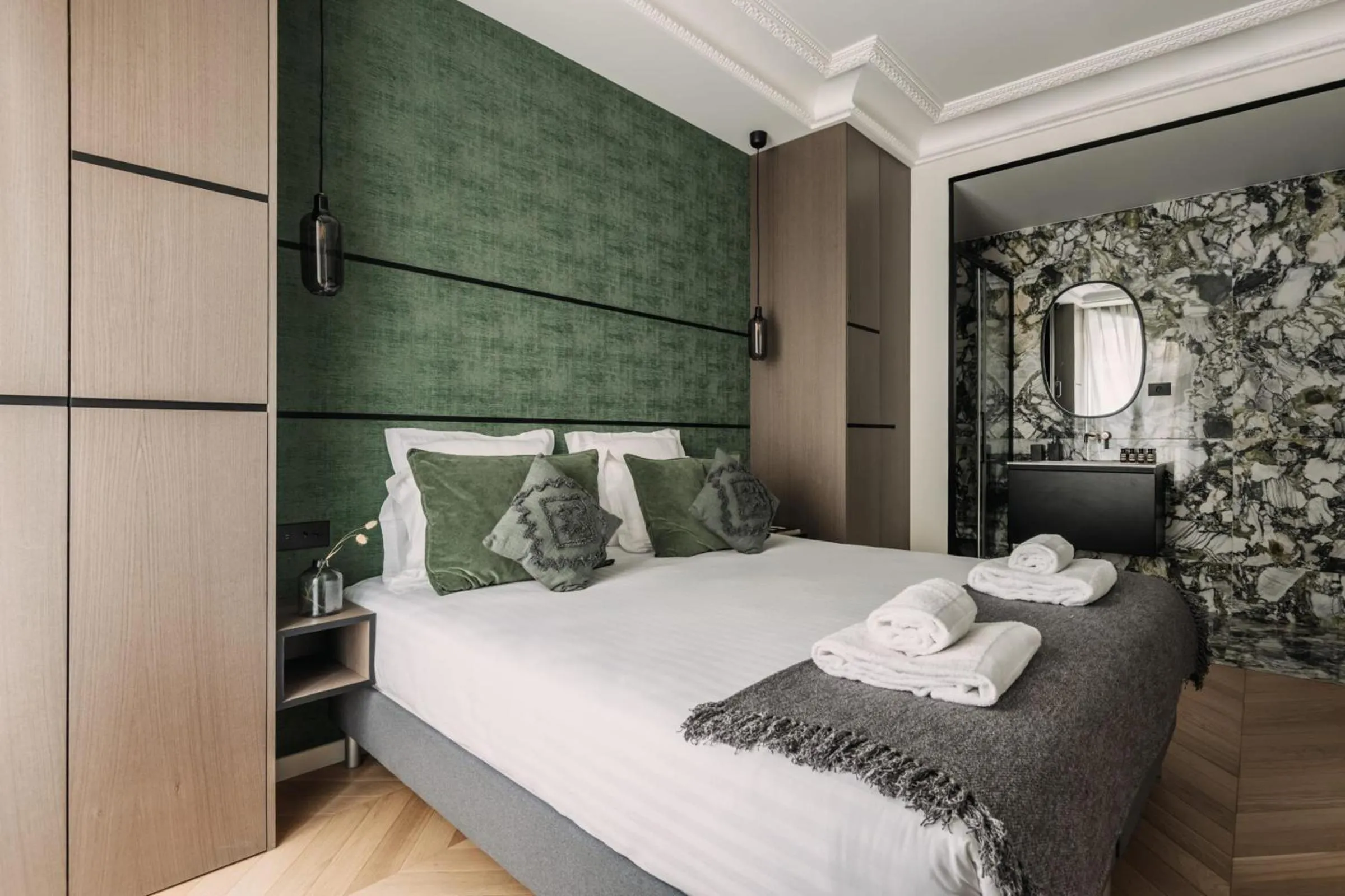 Bedroom, Bed in HIGHSTAY - Luxury Serviced Apartments - Champs-Elysées