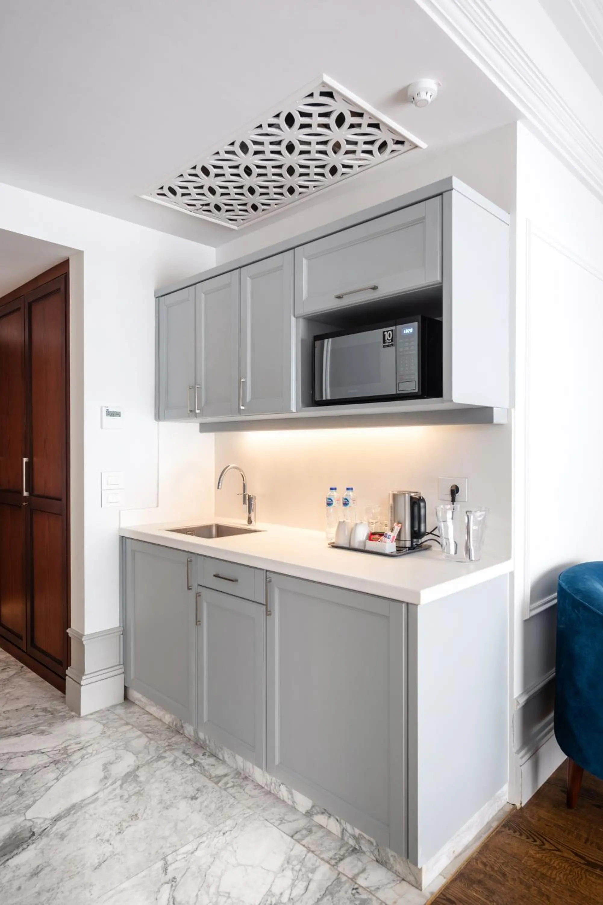 Coffee/tea facilities in Maran Residence