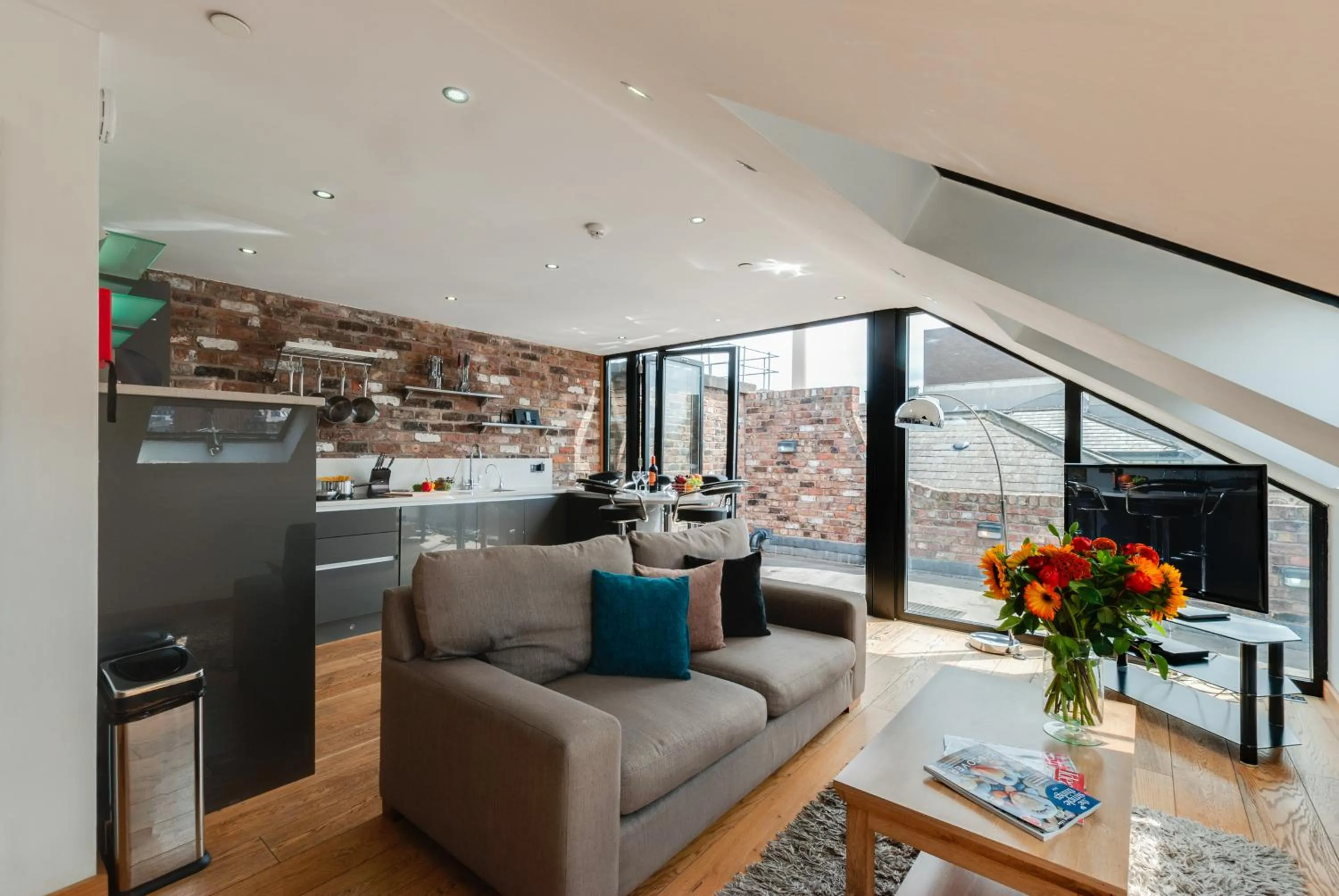 Kitchen or kitchenette in Base Serviced Apartments - Sir Thomas Street