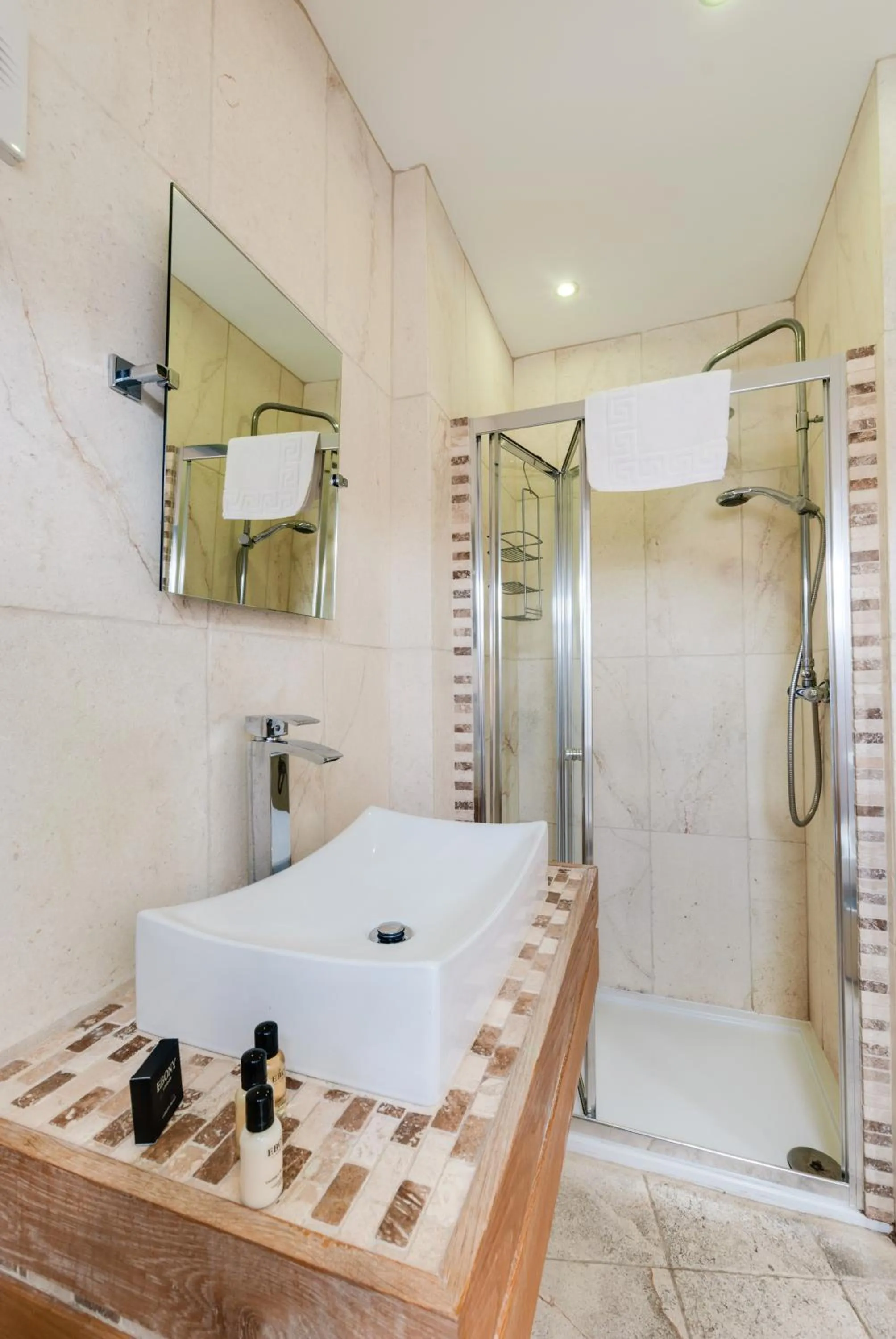 Shower in Base Serviced Apartments - Sir Thomas Street