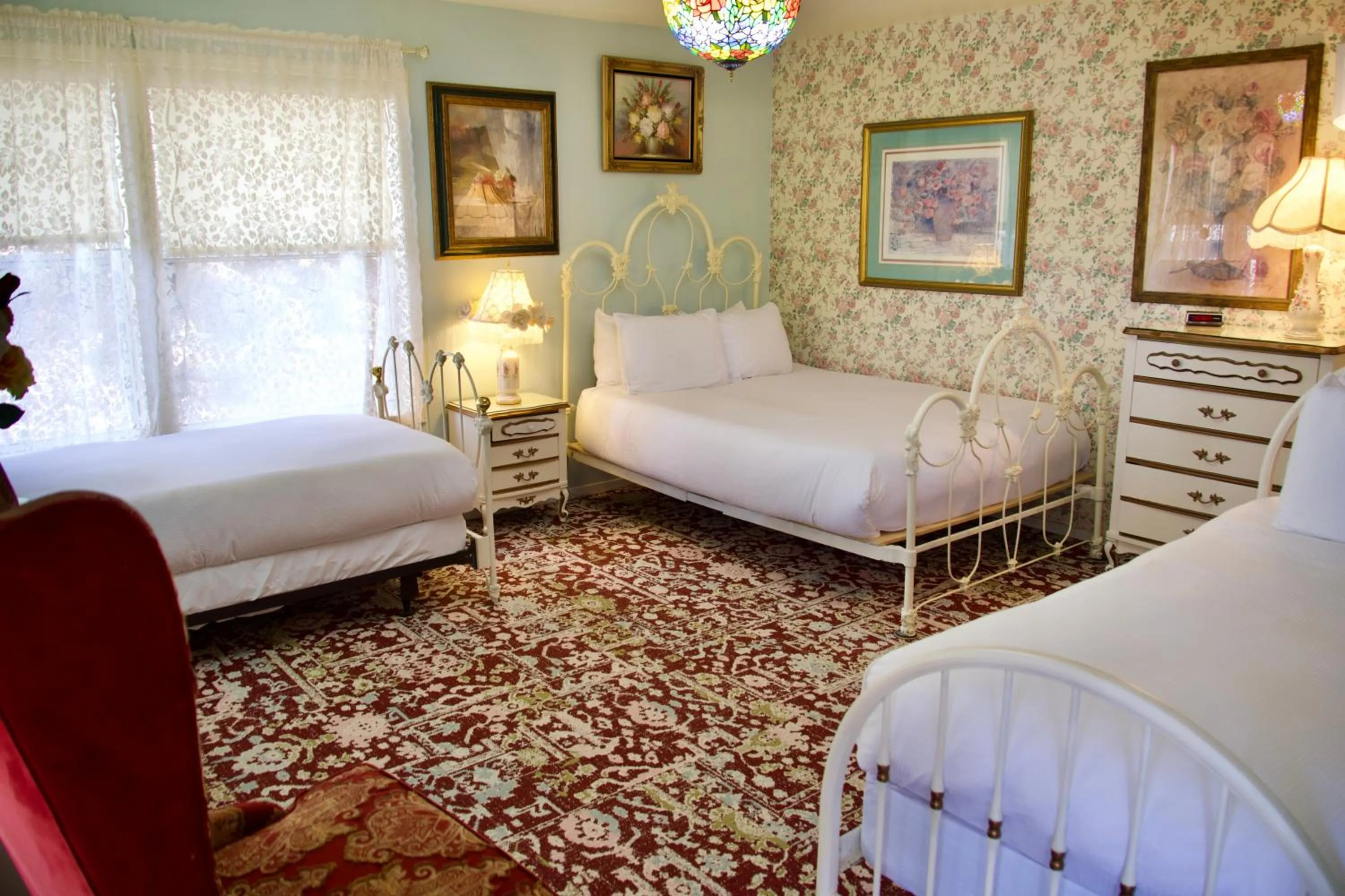 Bed in Yosemite Bug Rustic Mountain Resort