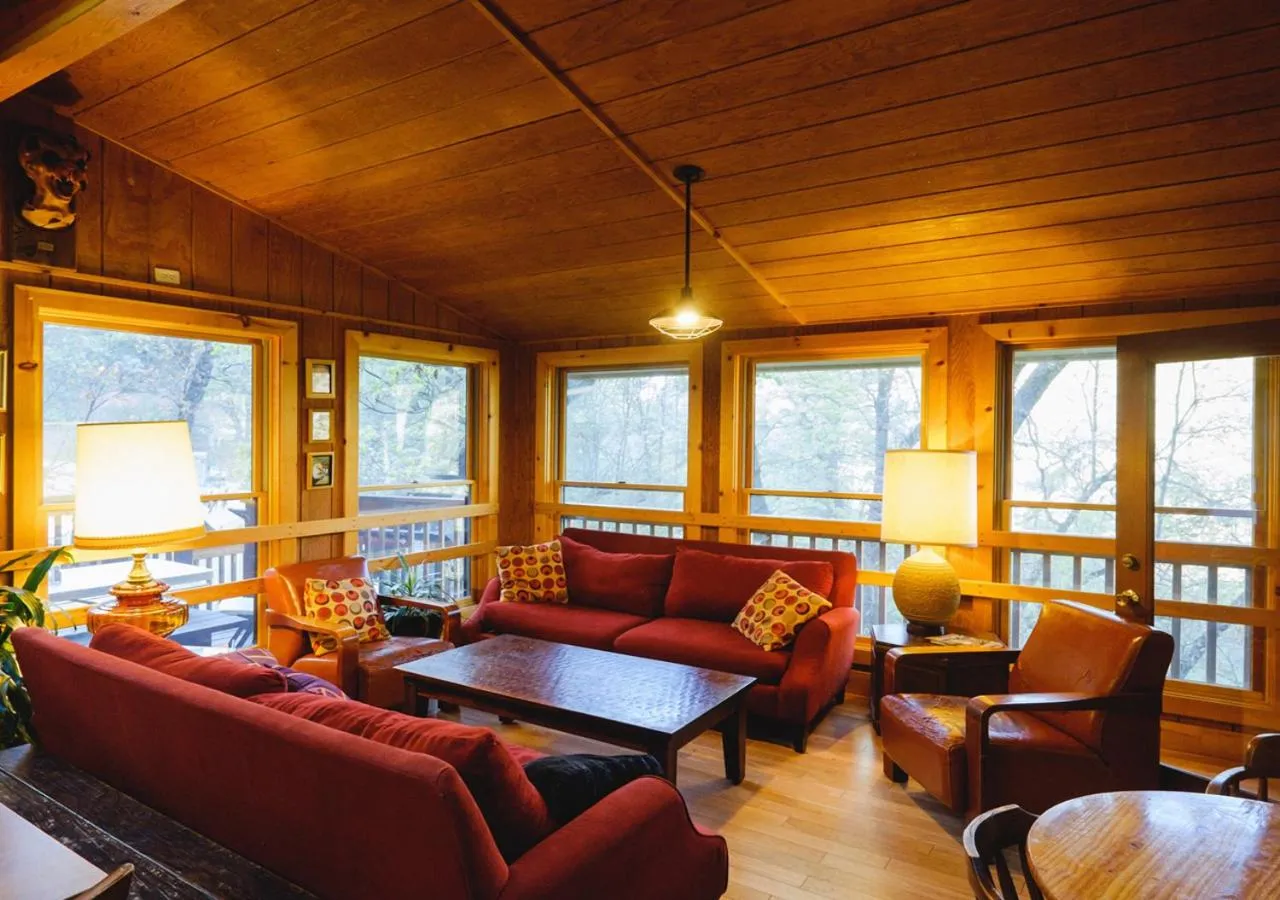 Living room in Yosemite Bug Rustic Mountain Resort