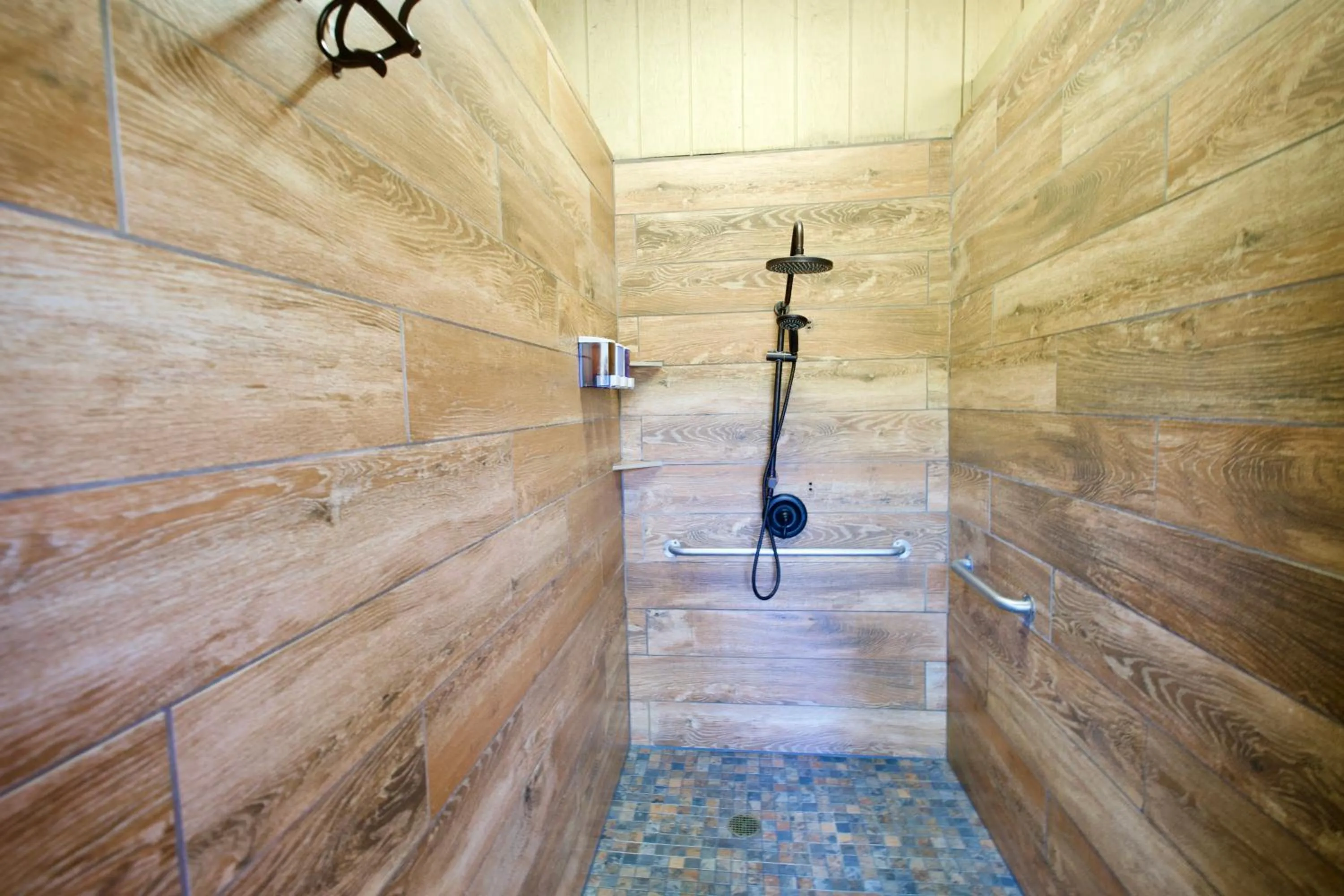 Yosemite Bug Rustic Mountain Resort