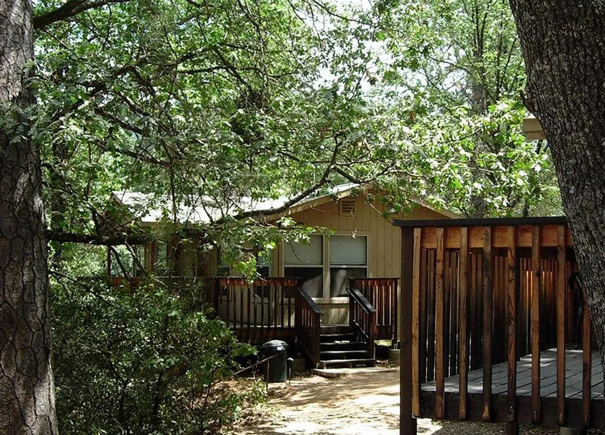 Yosemite Bug Rustic Mountain Resort