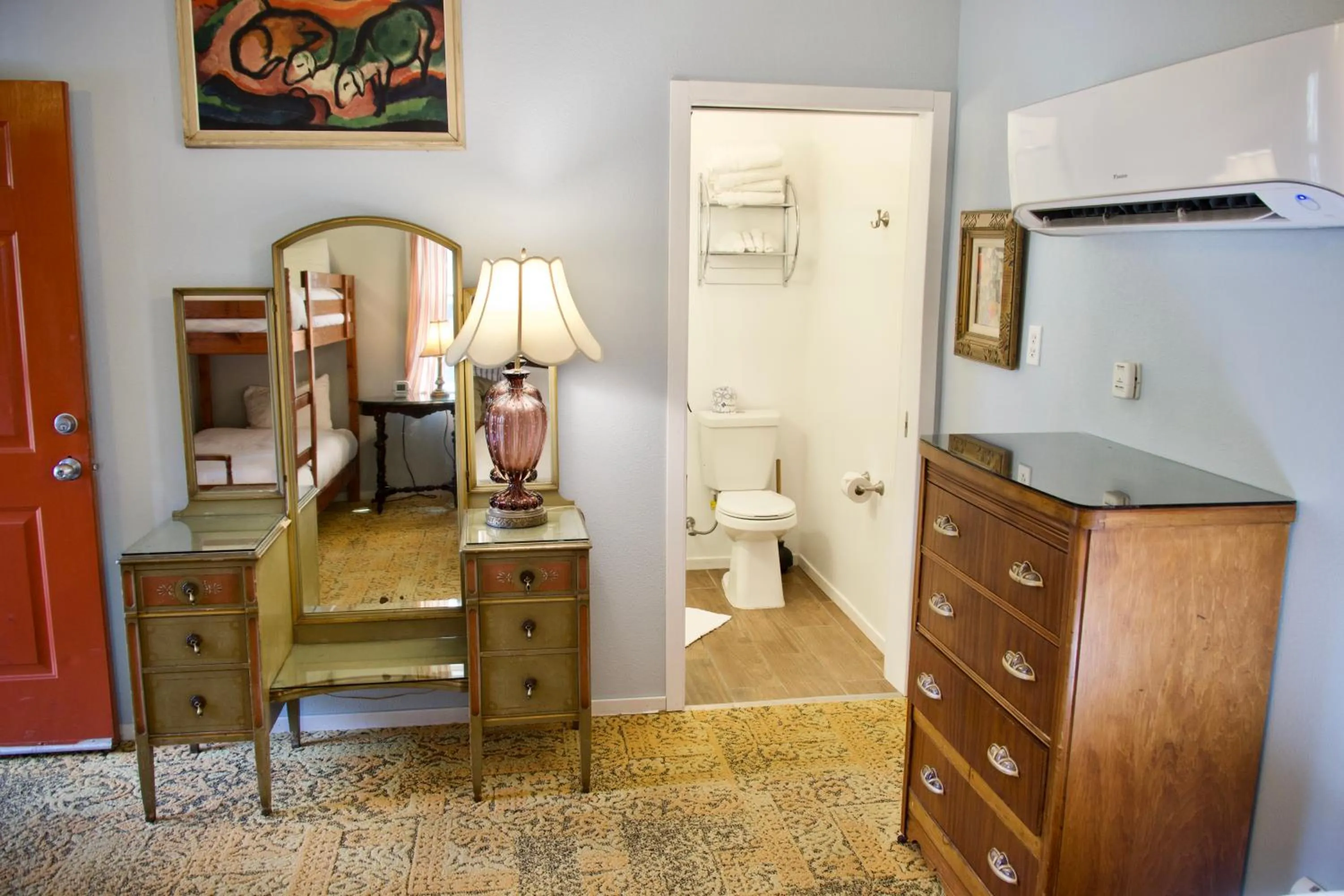 Yosemite Bug Rustic Mountain Resort