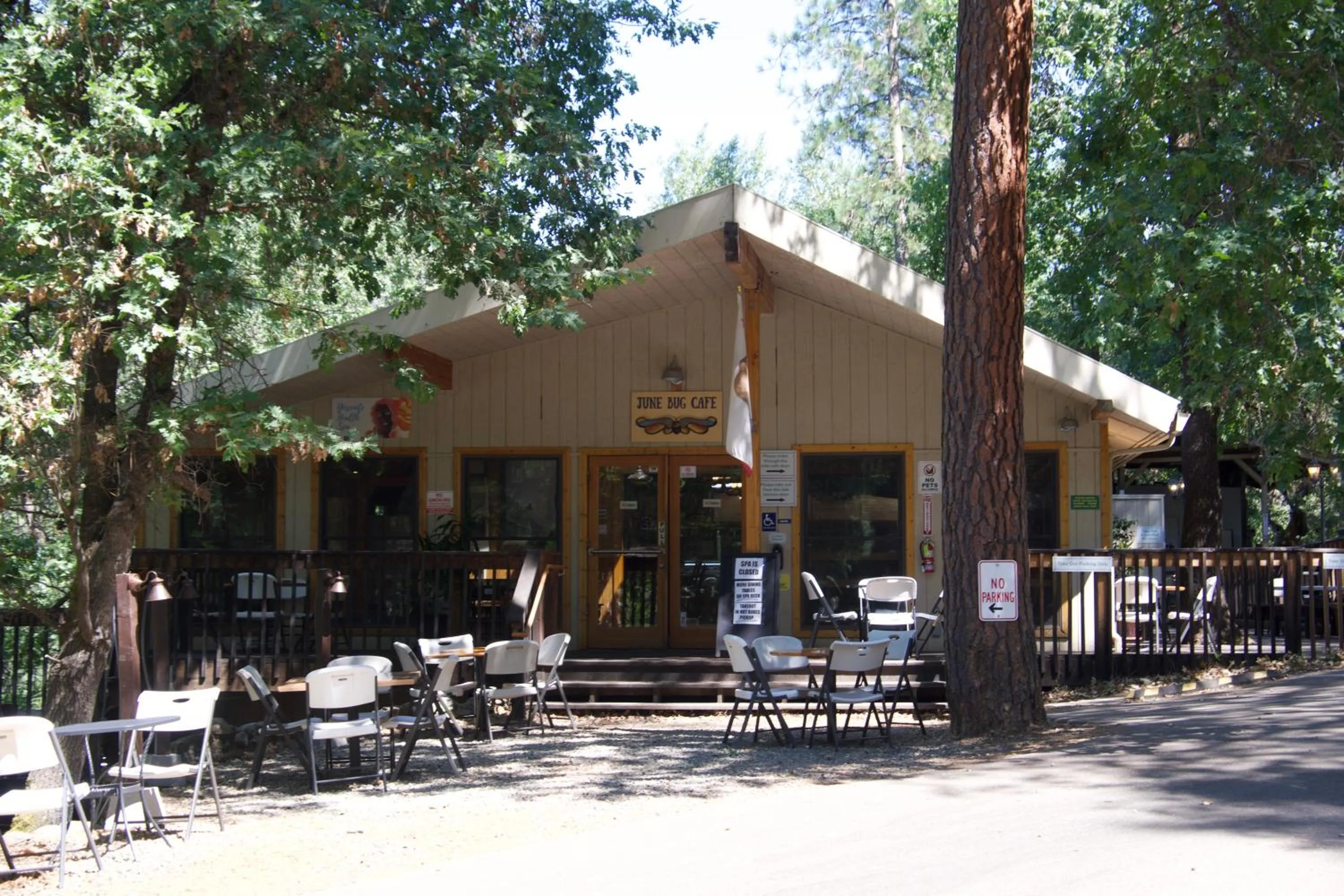 Yosemite Bug Rustic Mountain Resort