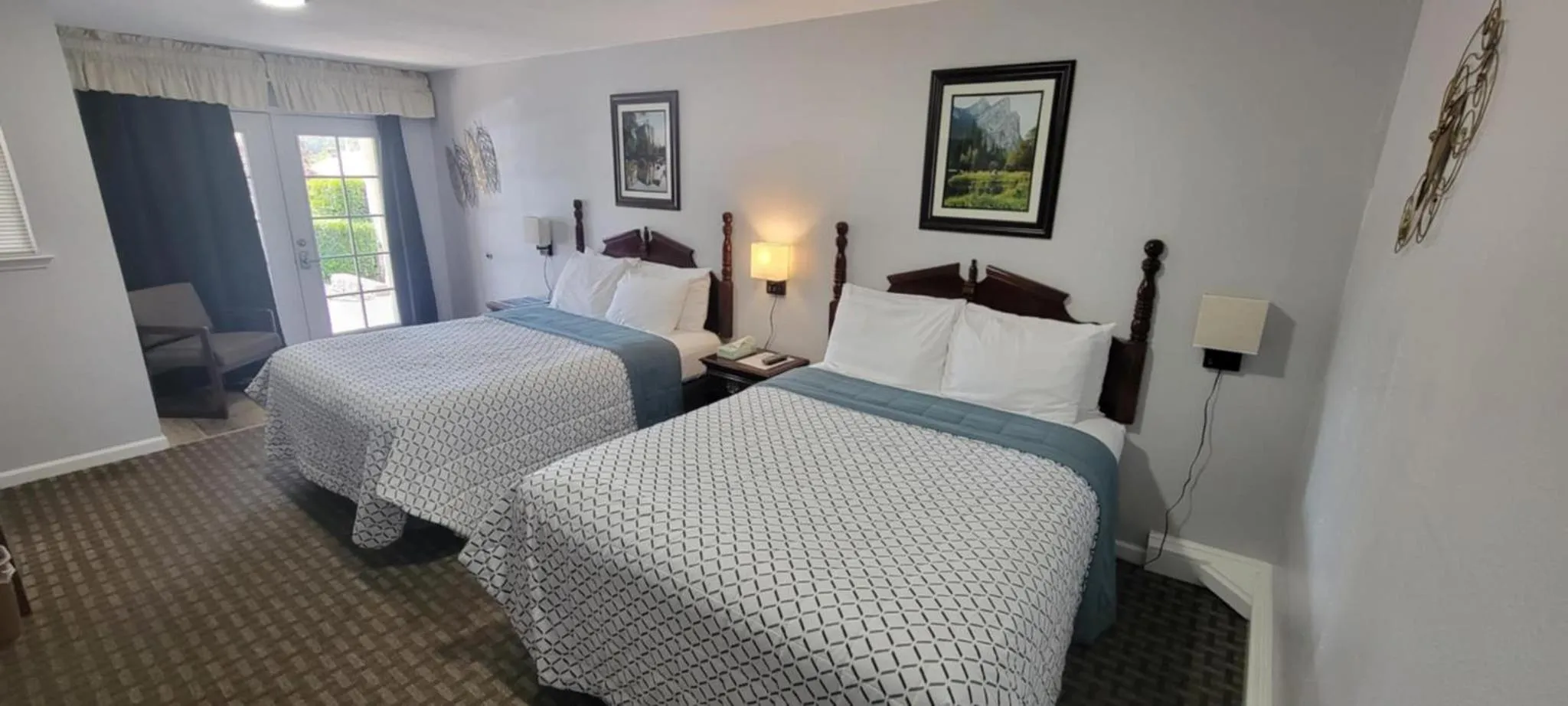 Bed in 5th Street Inn