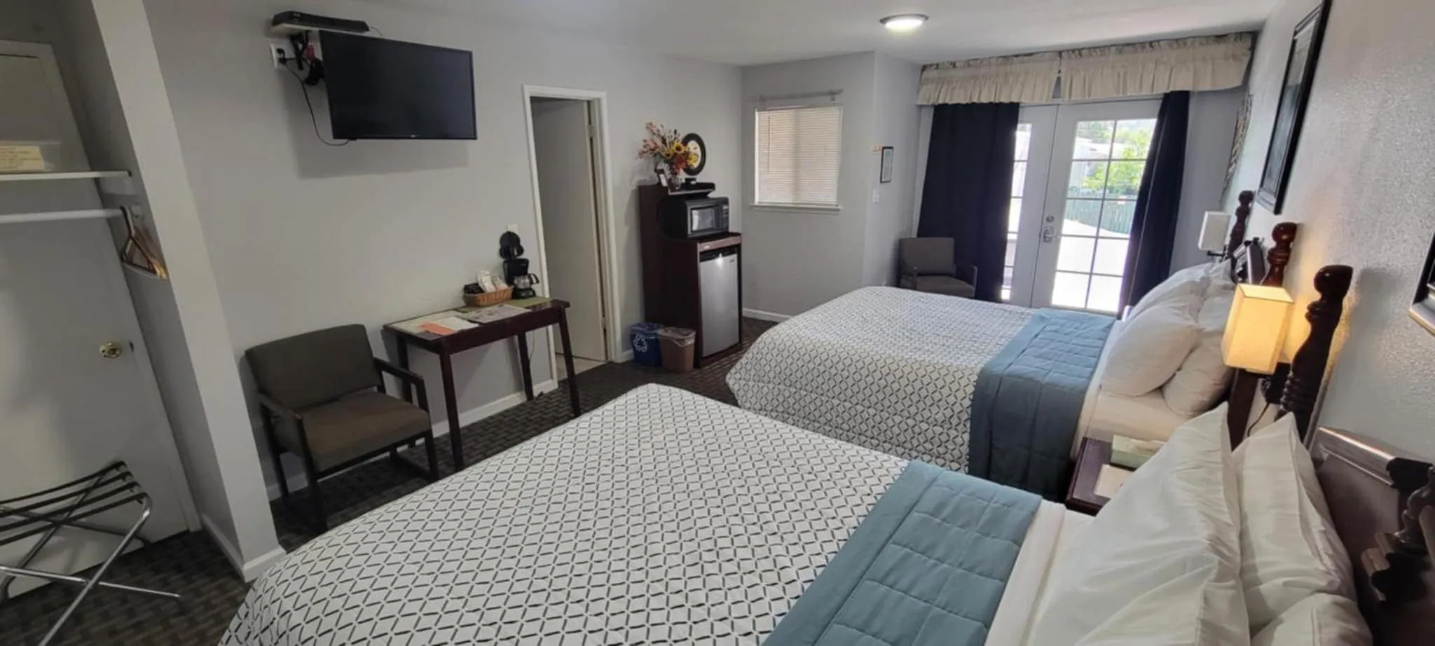 Bed in 5th Street Inn