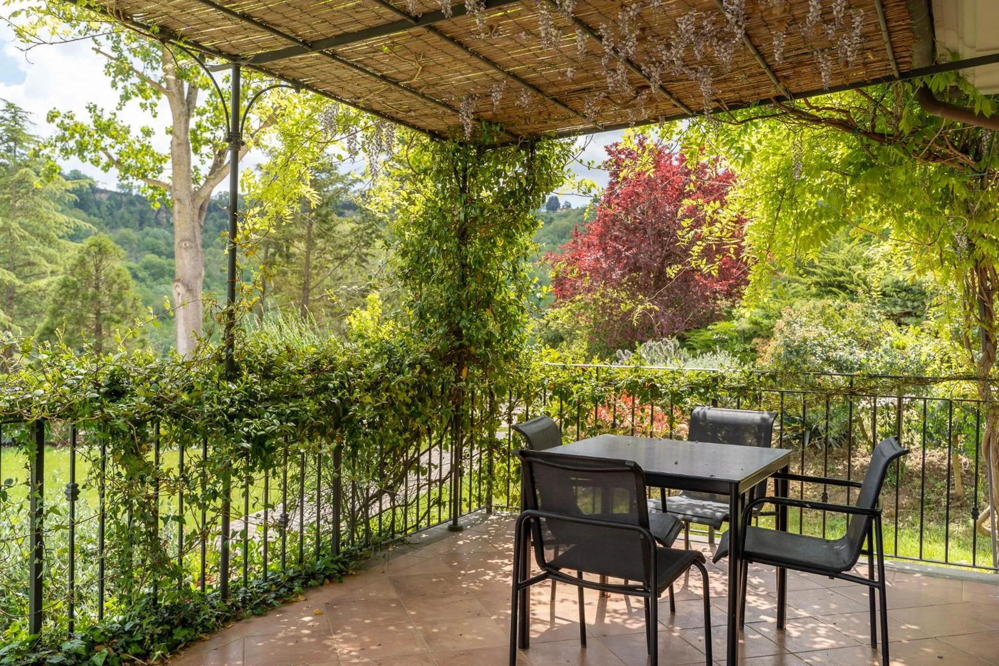 Patio in L'Olivo Country Resort & SPA