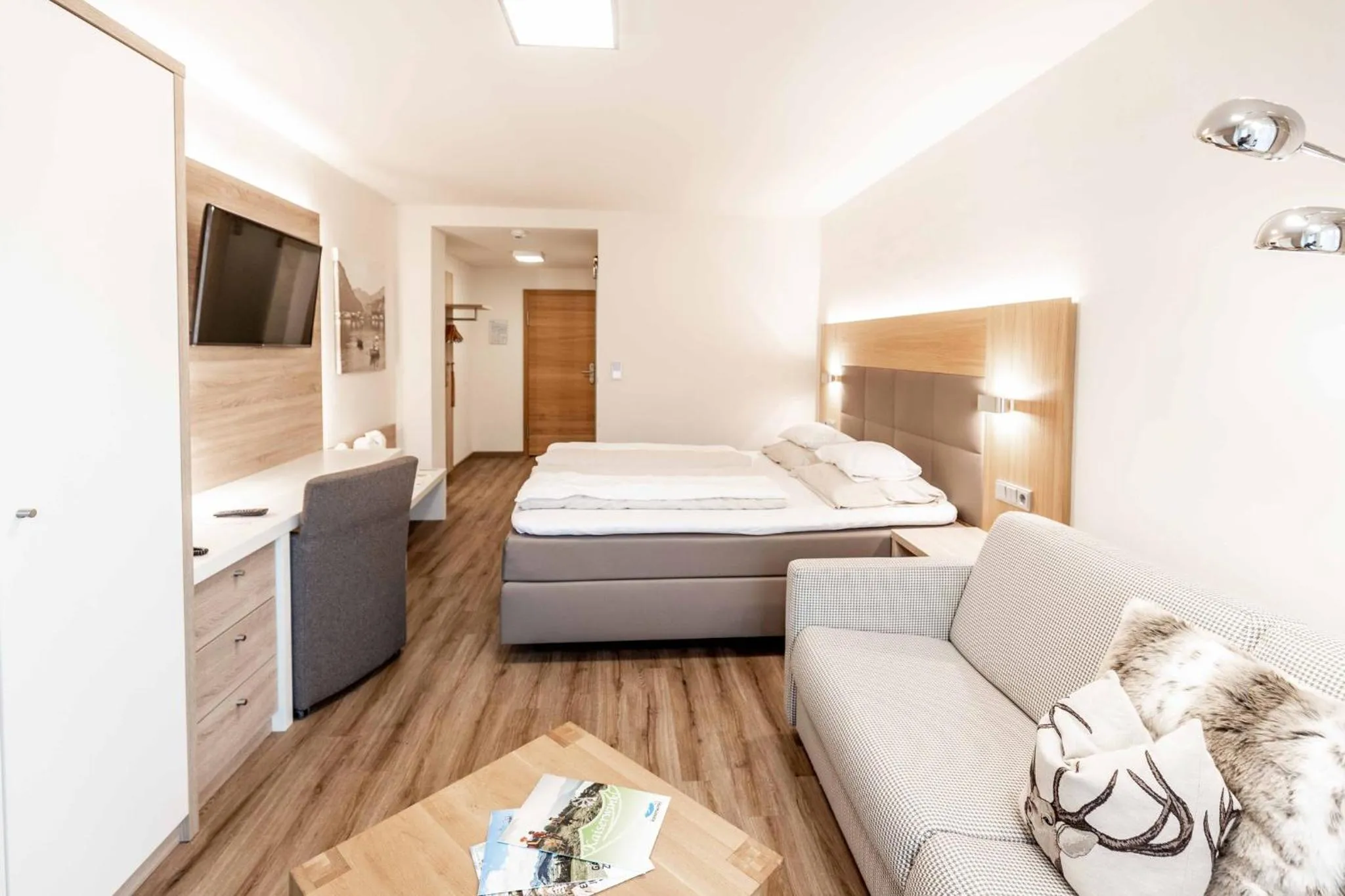 Photo of the whole room, Bed in Das Walchsee Resort