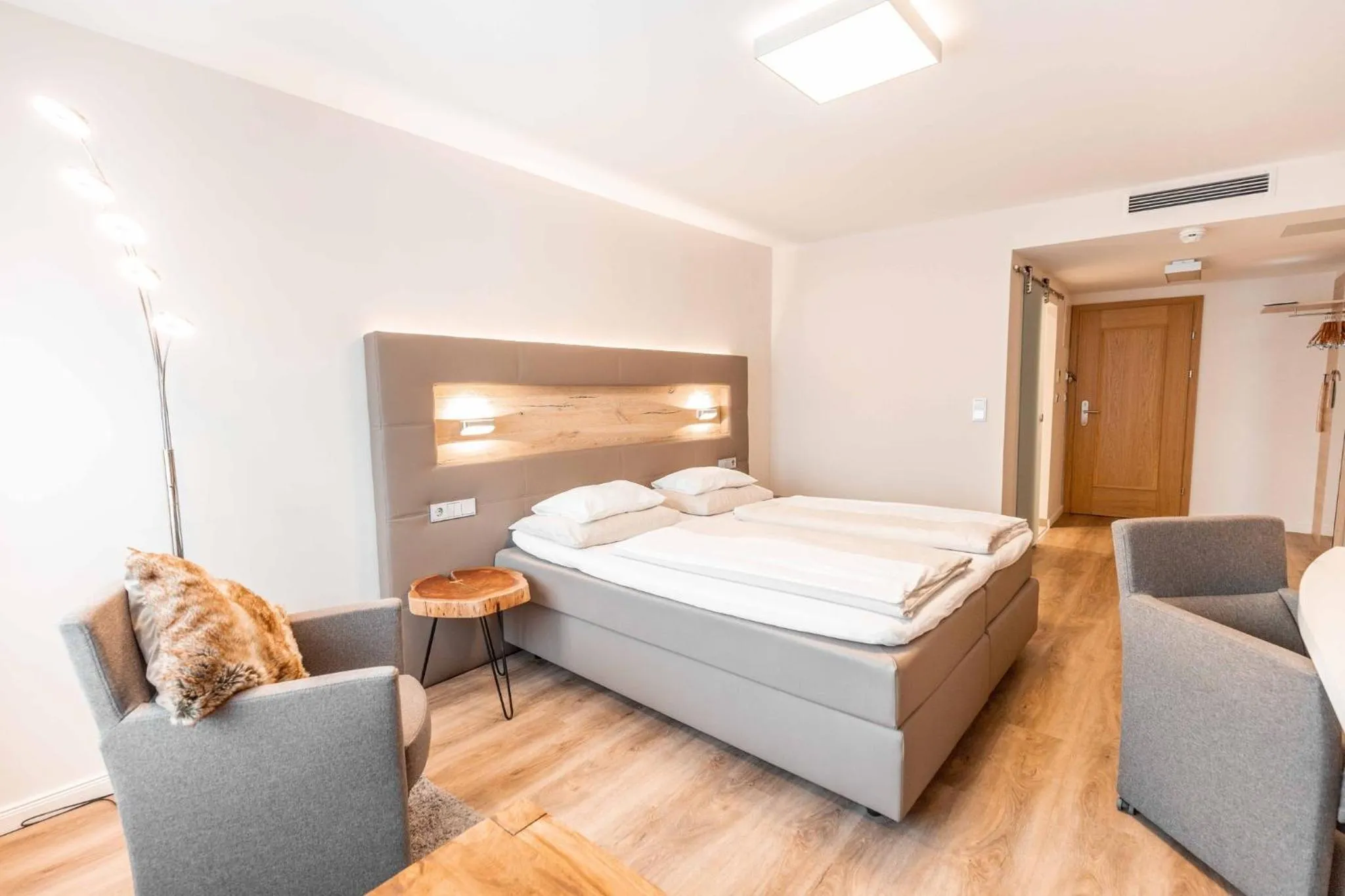 Photo of the whole room, Bed in Das Walchsee Resort