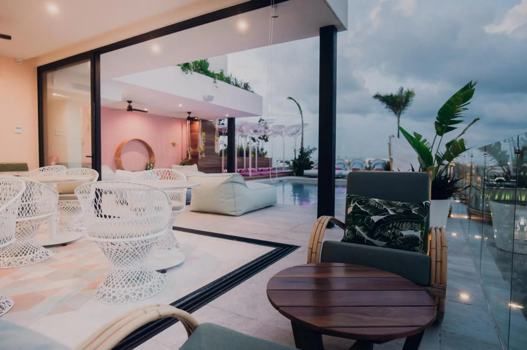 Restaurant/places to eat in Hotel Mariachi by Kavia 5th Av