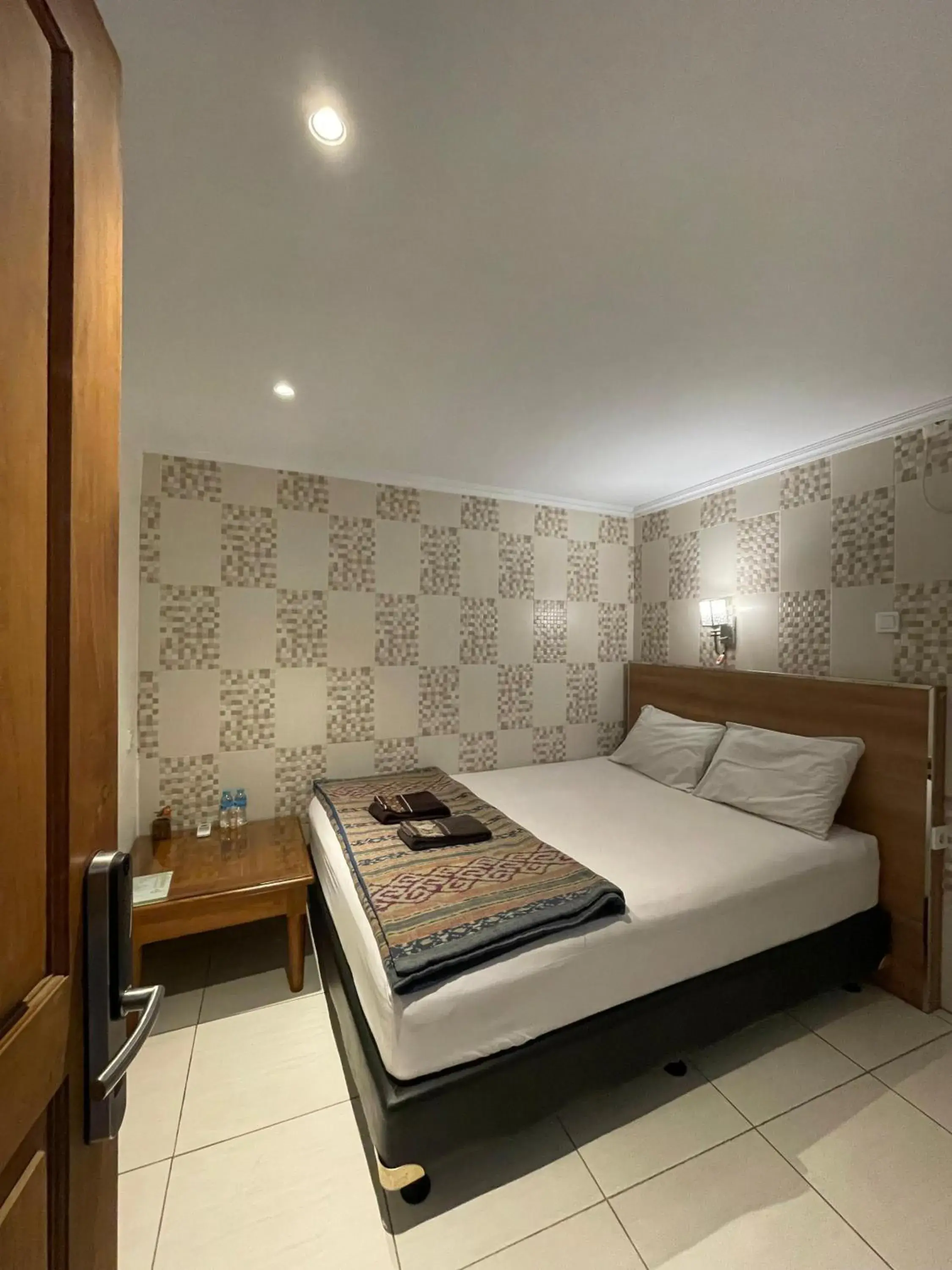 Standard Queen Room in The Cabin Purwokinanti Hotel Standard Queen Room in The Cabin Purwokinanti Hotel