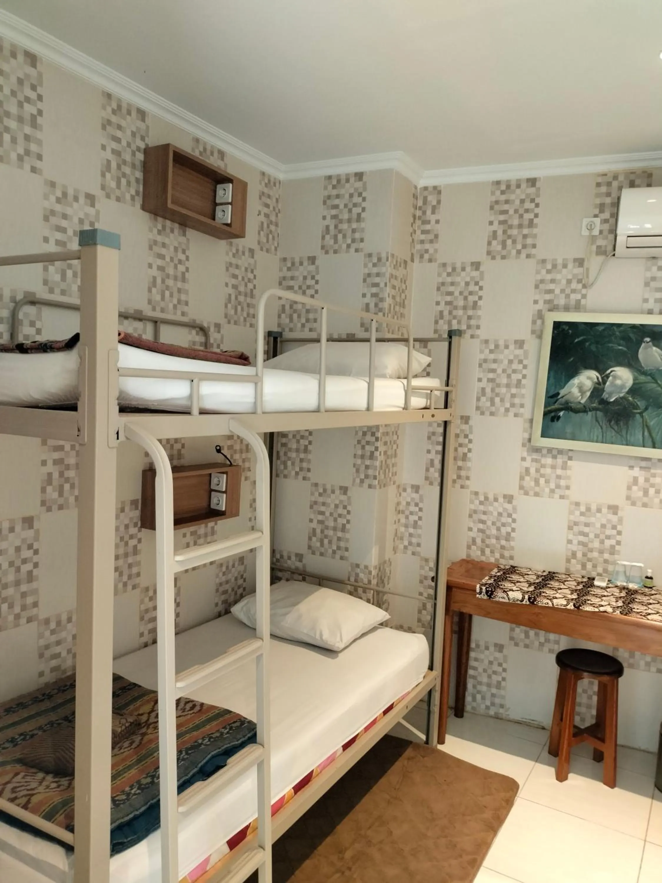 Bed in The Cabin Purwokinanti Hotel