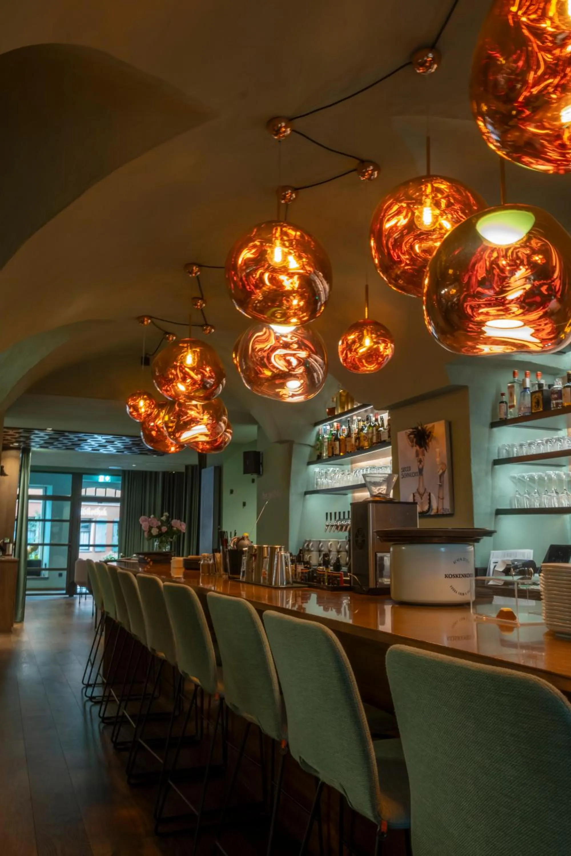 Restaurant/places to eat in hezelhof hotel