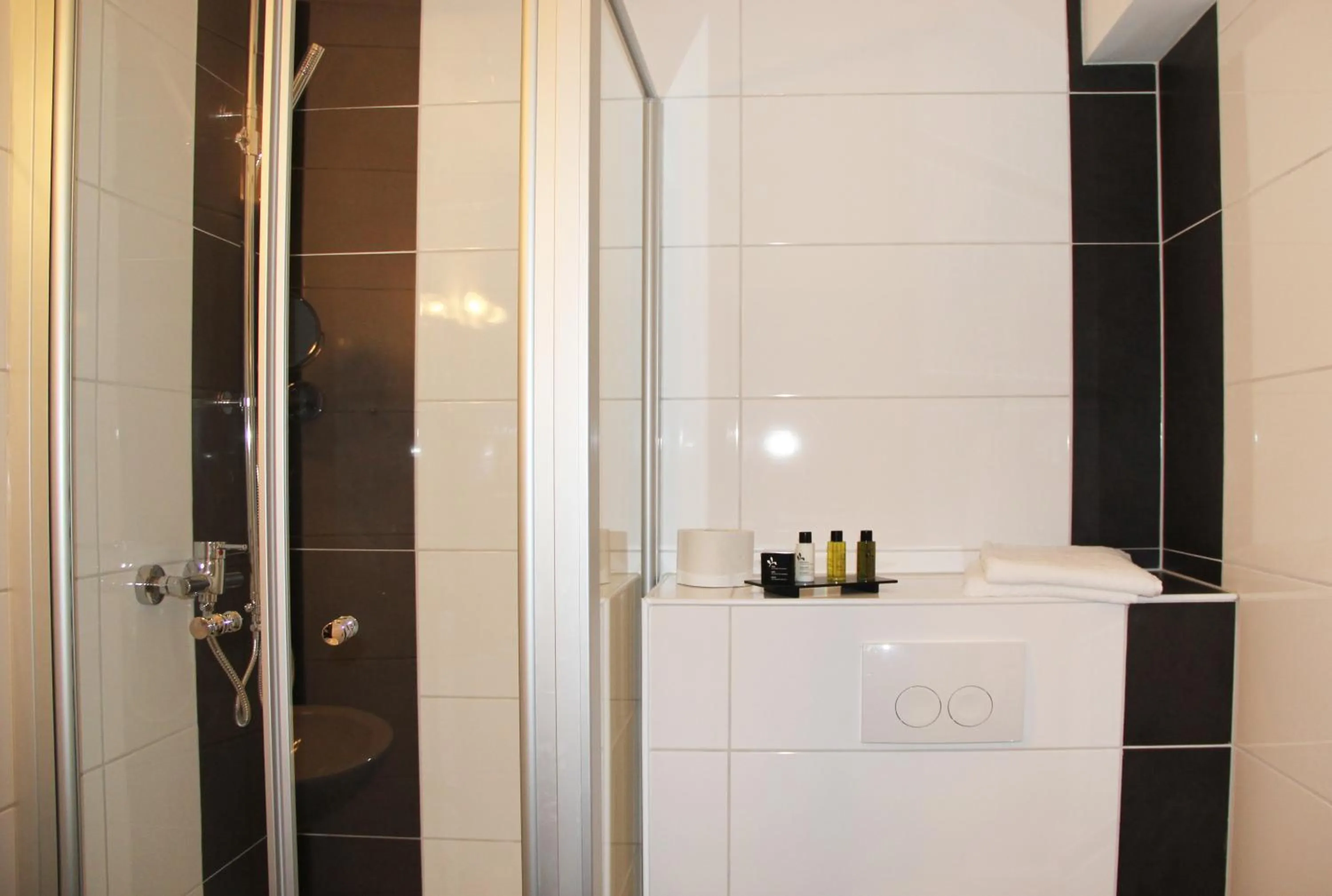 Bathroom in Stadthotel Alsfeld