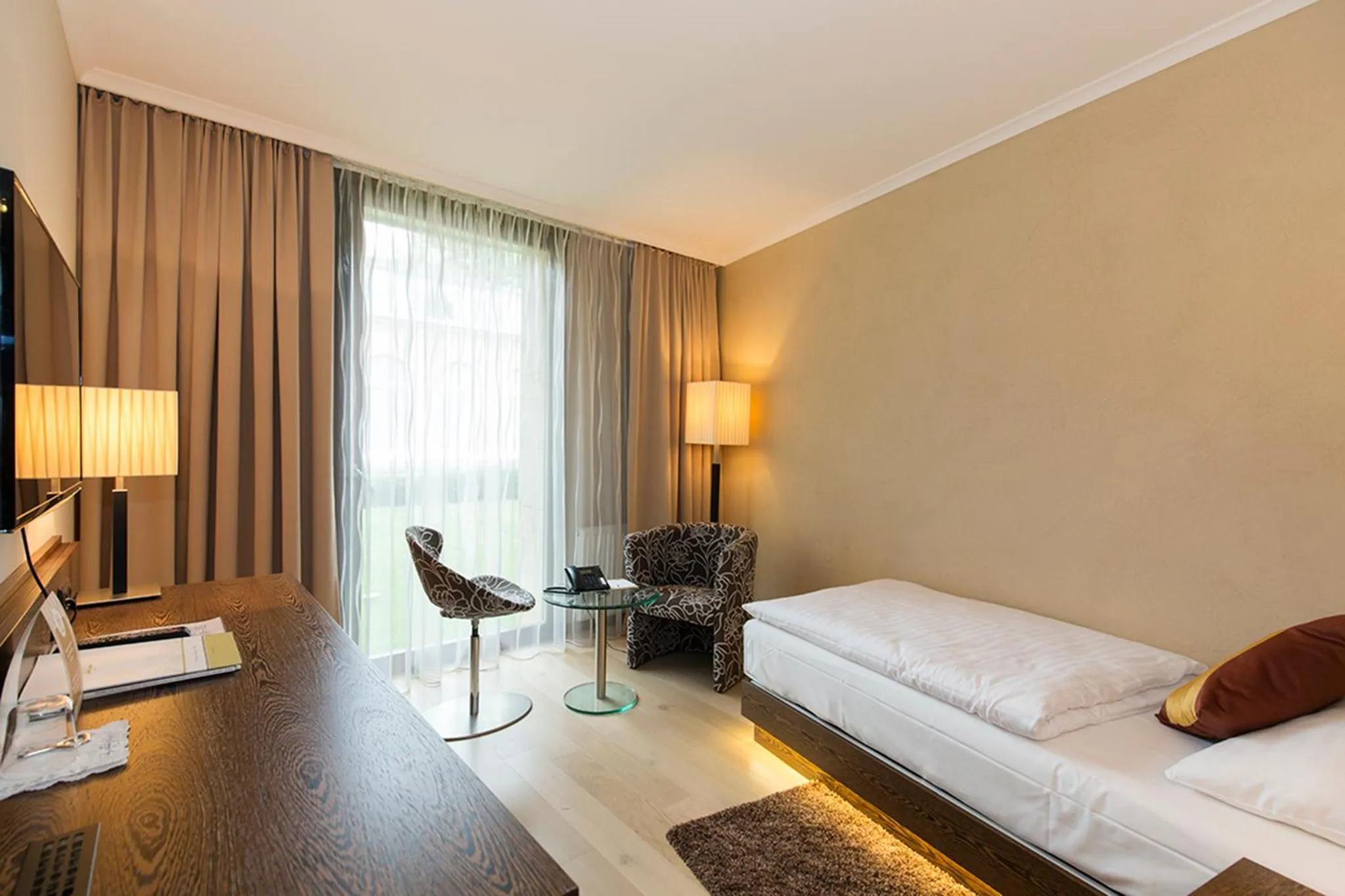 Photo of the whole room, Bed in Hotel Sacher Baden