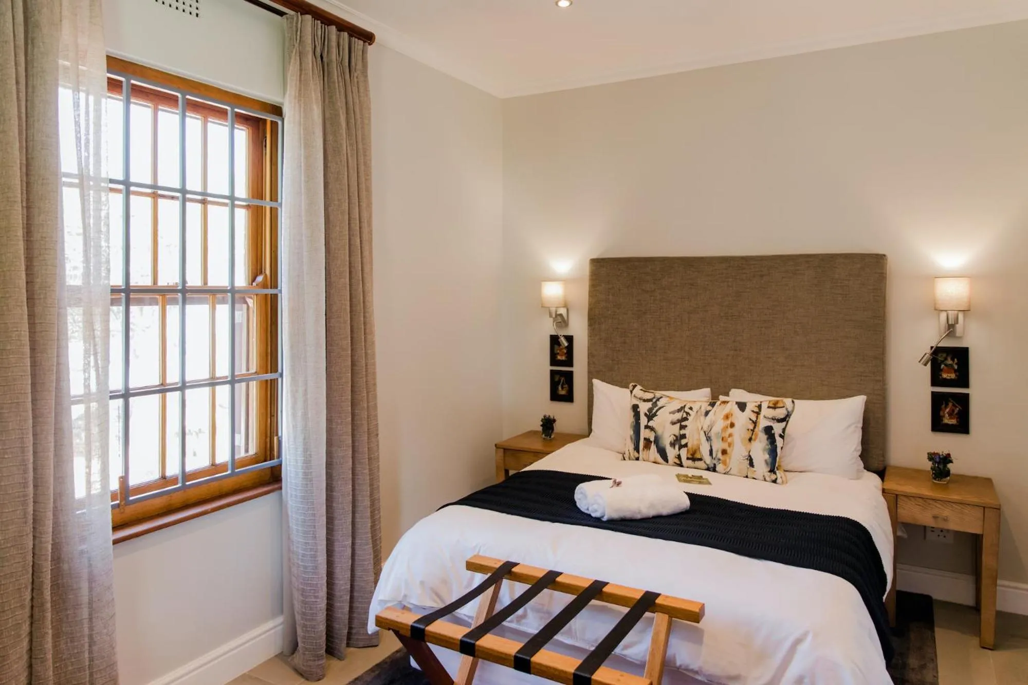 Queen Room with Pool View - single occupancy in Beausoleil