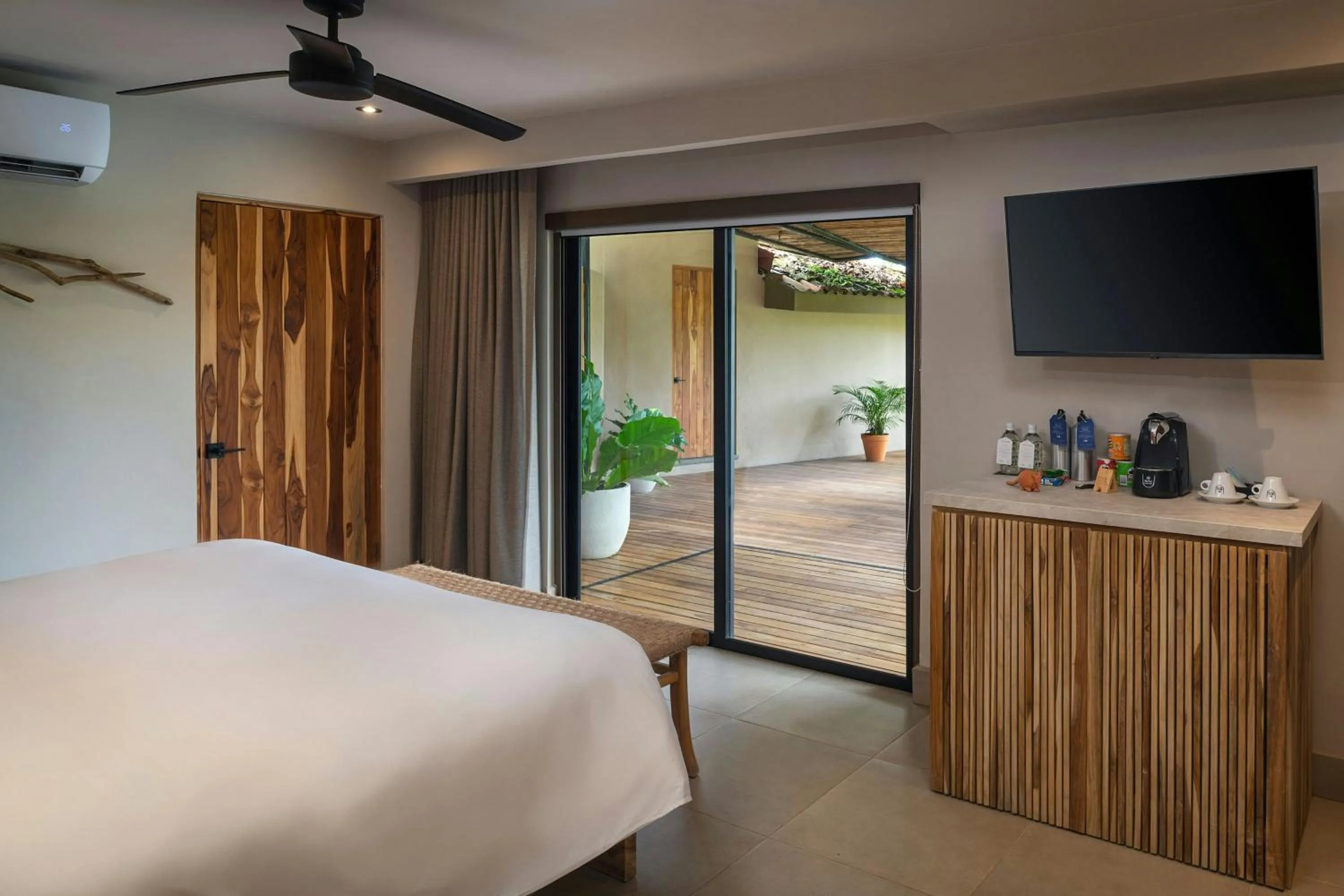 Photo of the whole room in Punta Islita, Autograph Collection