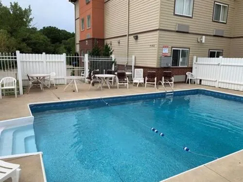 Swimming pool in Holiday Inn Express - Wichita North - Park City by IHG