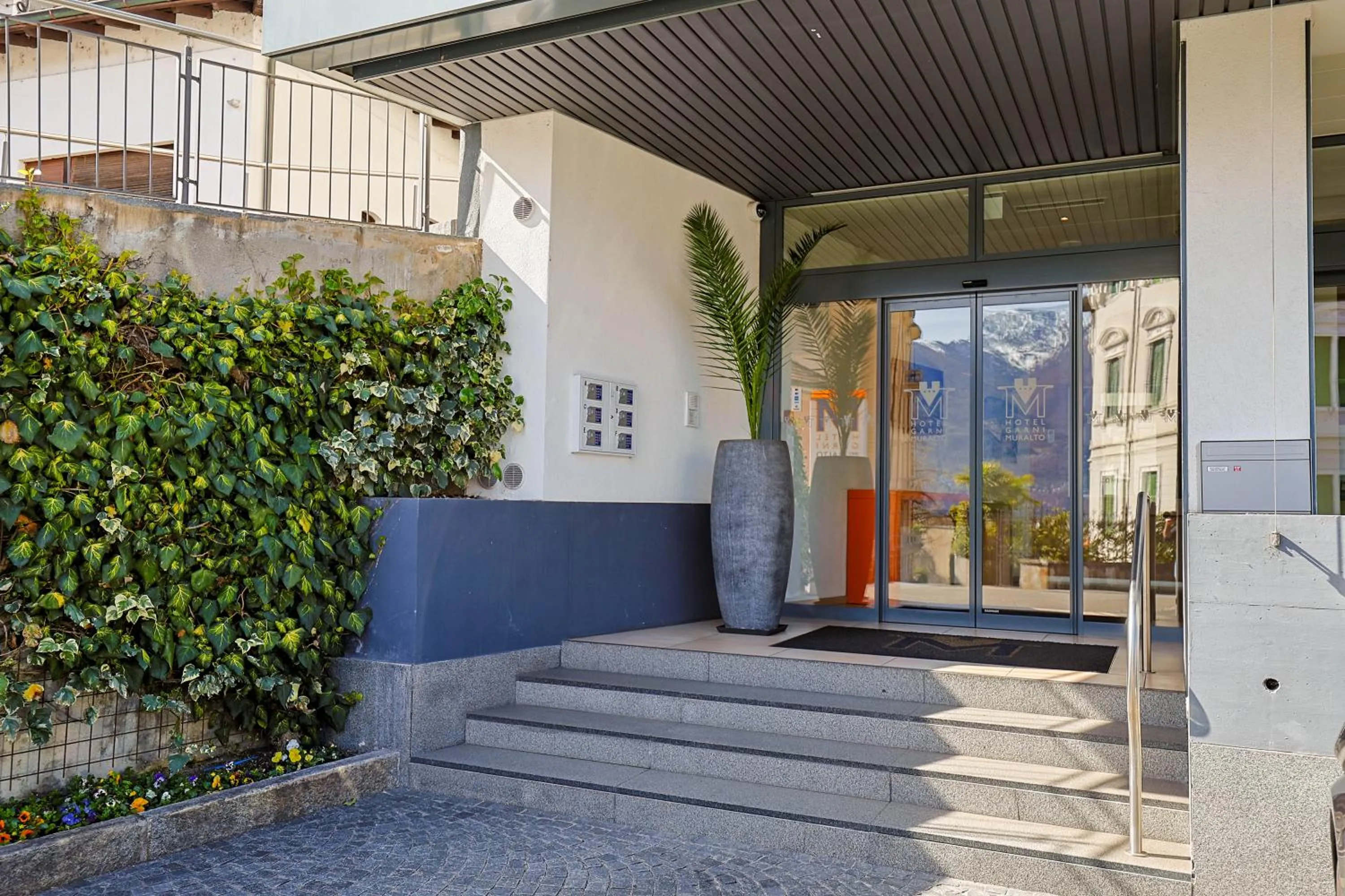 Facade/entrance in Hotel Muralto Locarno
