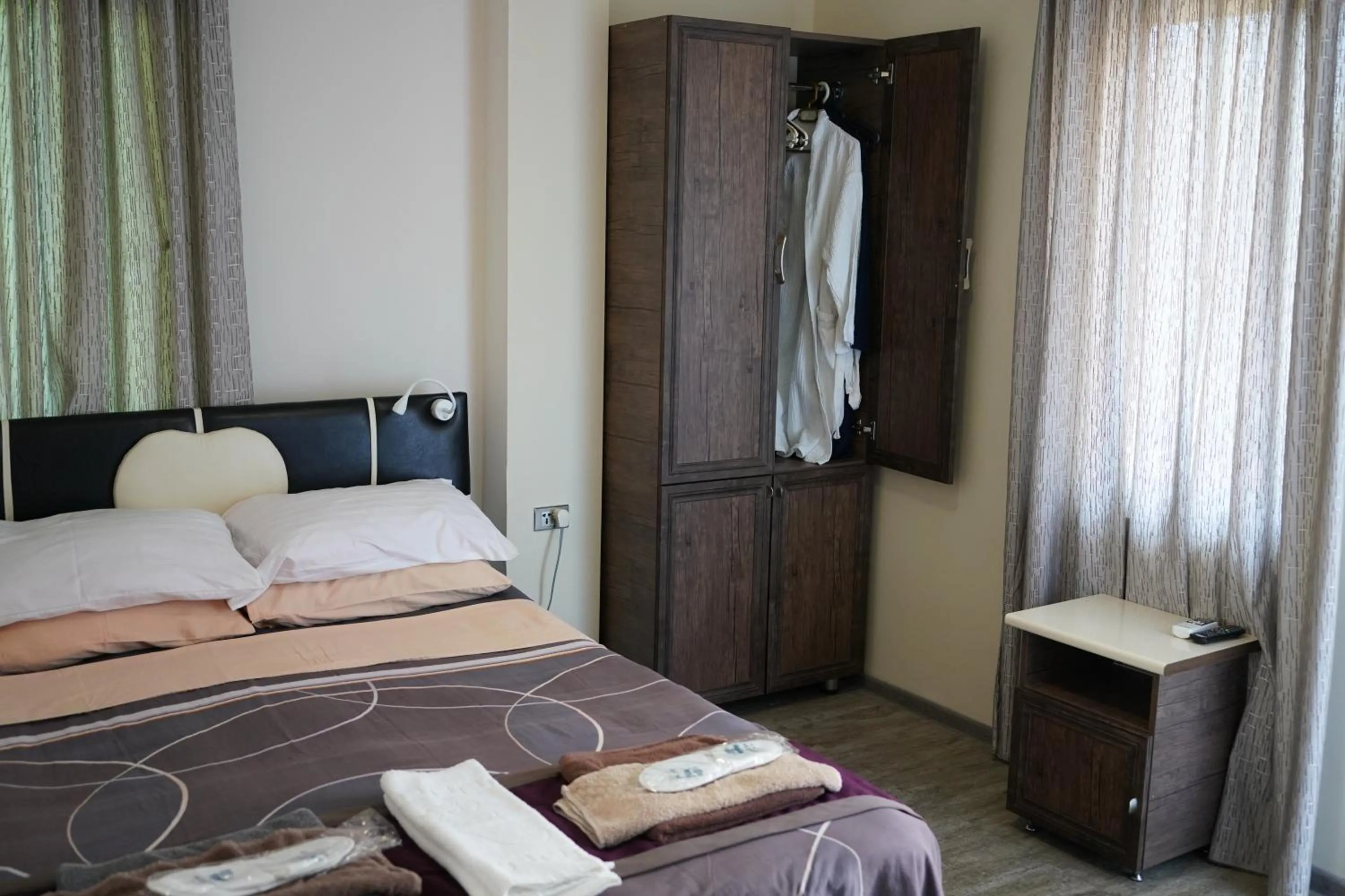 Photo of the whole room in Ponto Hotel