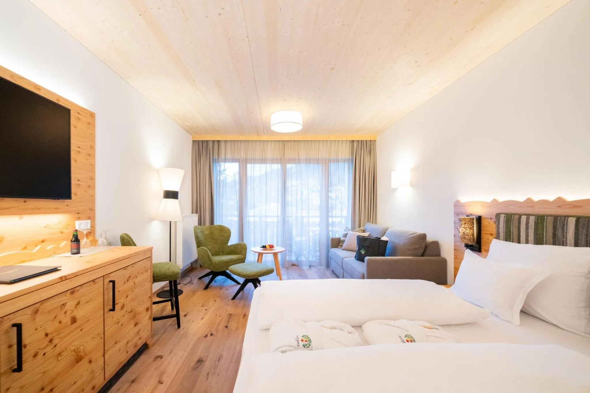 Bedroom, Bed in Hotel Trattlerhof