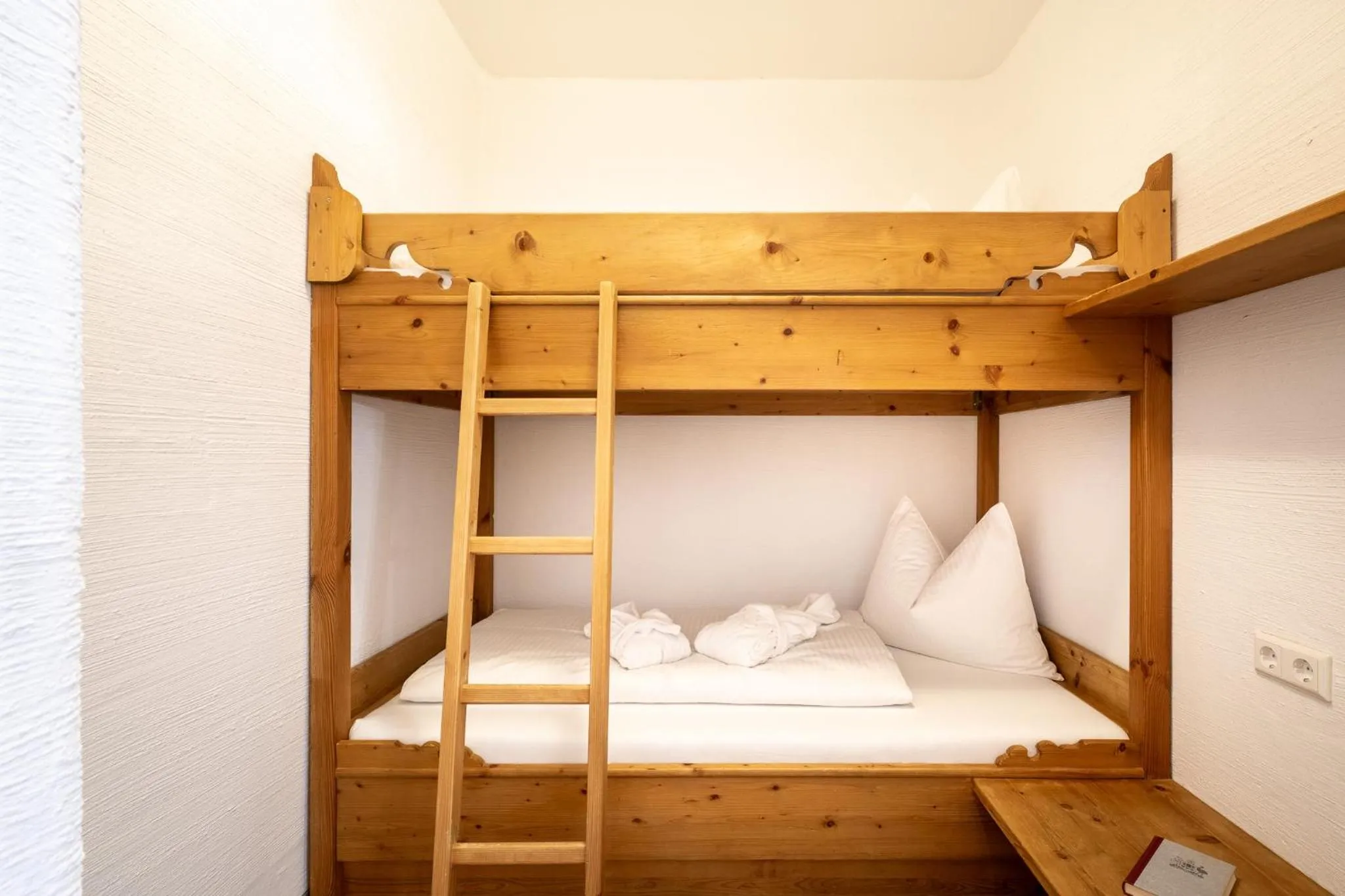 bunk bed, Bed in Hotel Trattlerhof