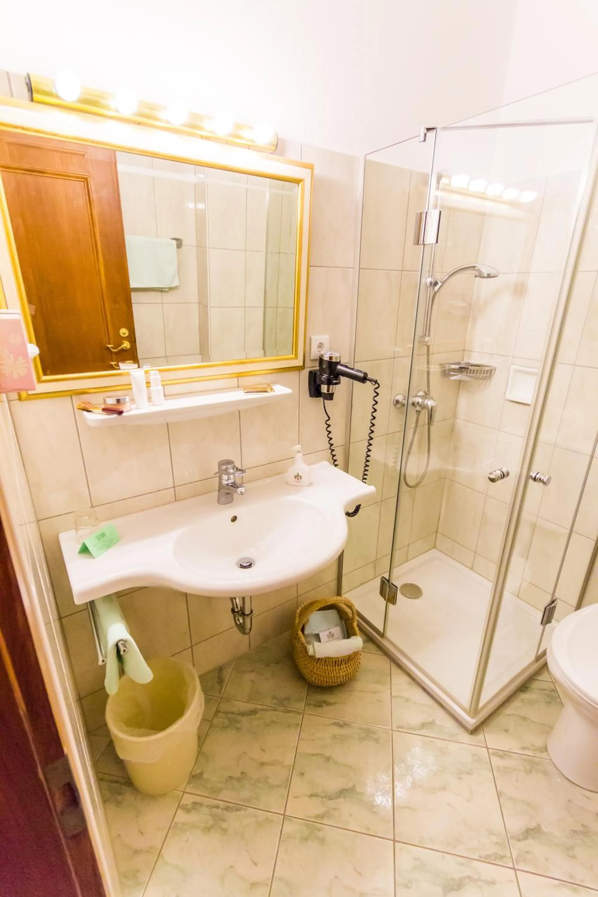 Bathroom in Hotel Trattlerhof