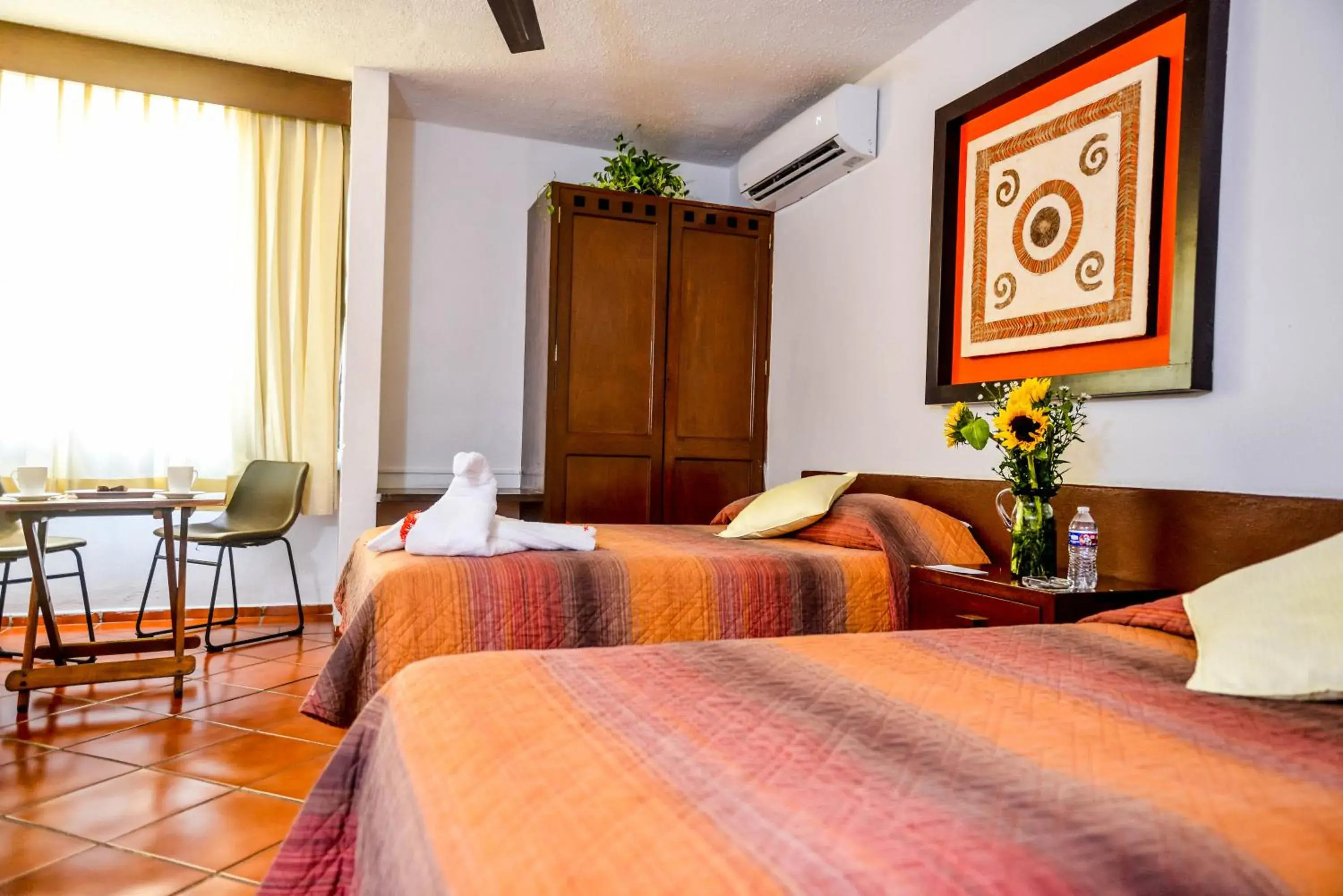 Triple Room in Hotel Los Girasoles Triple Room in Hotel Los Girasoles