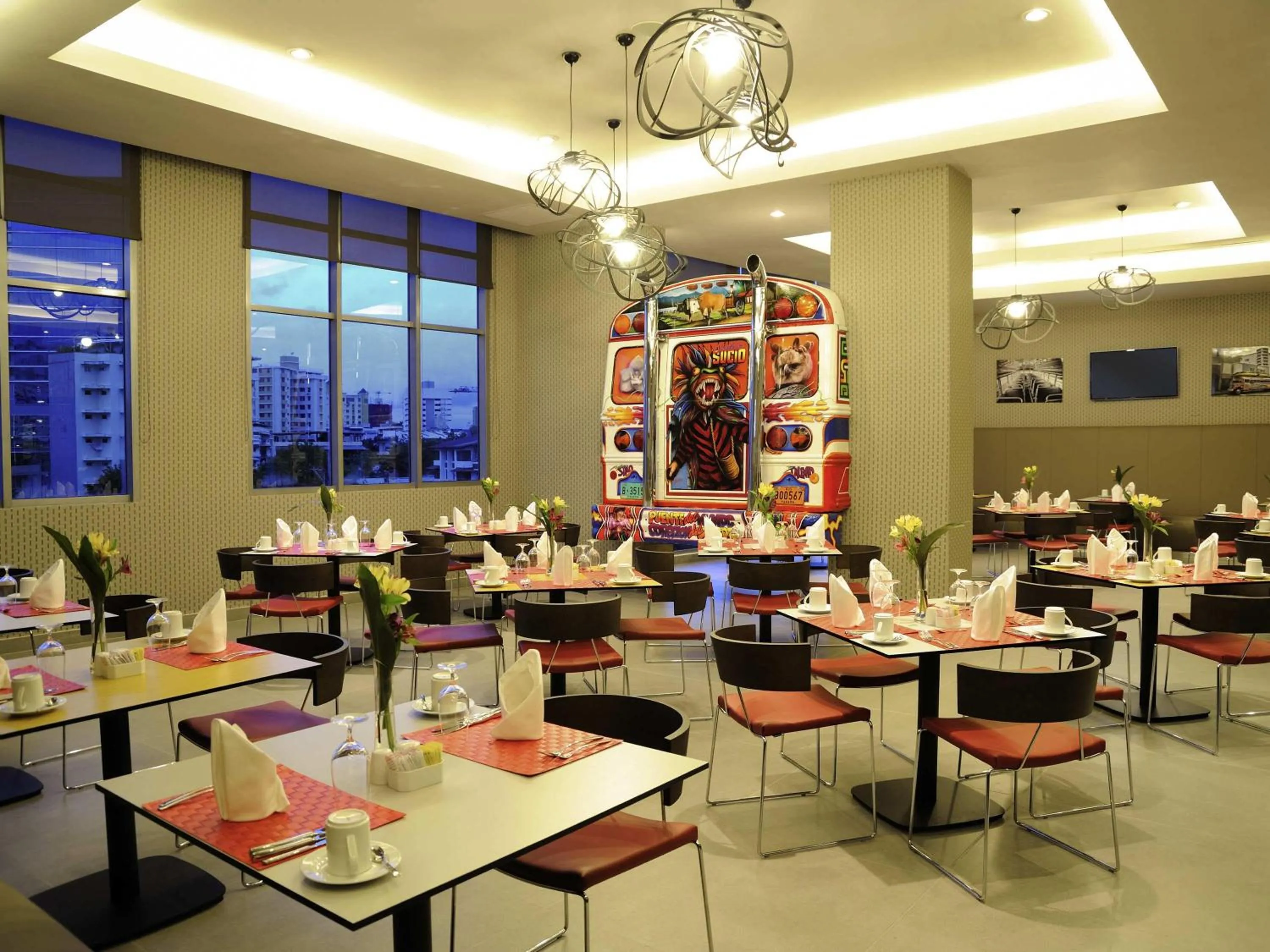 Restaurant/places to eat in Novotel Panama City