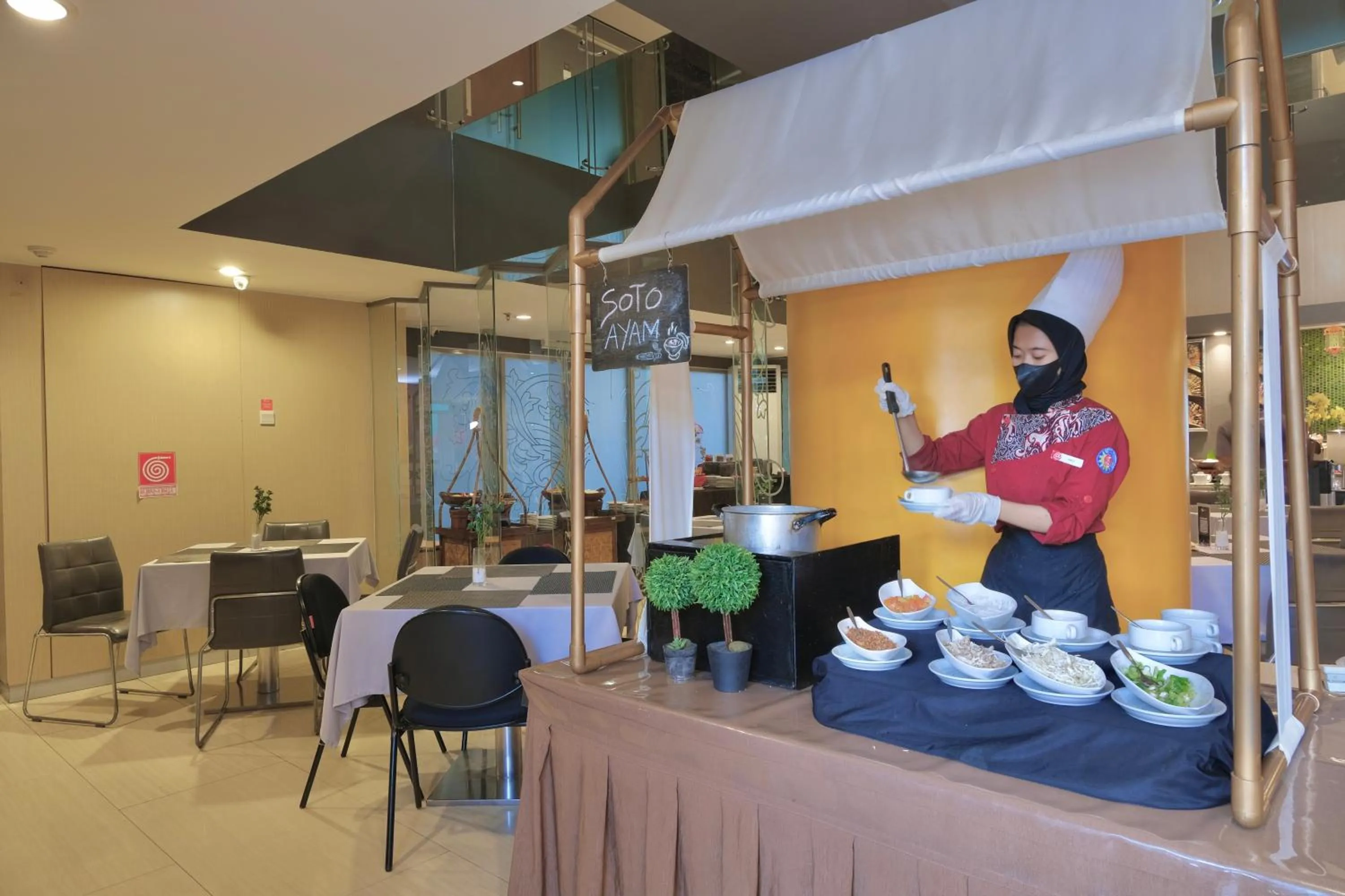 Restaurant/places to eat in @Hom Semarang Simpang Lima