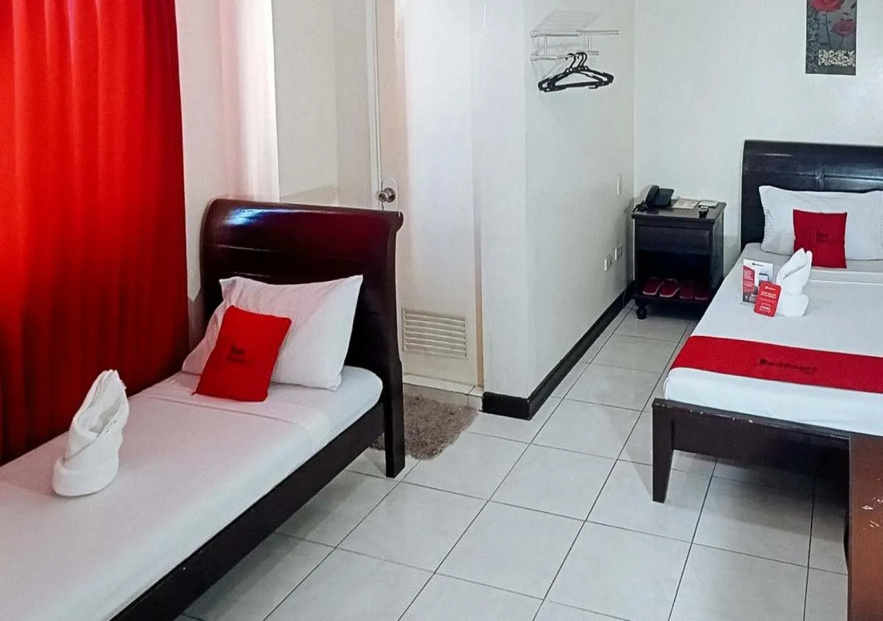 Bed in RedDoorz near Ormoc Port Terminal