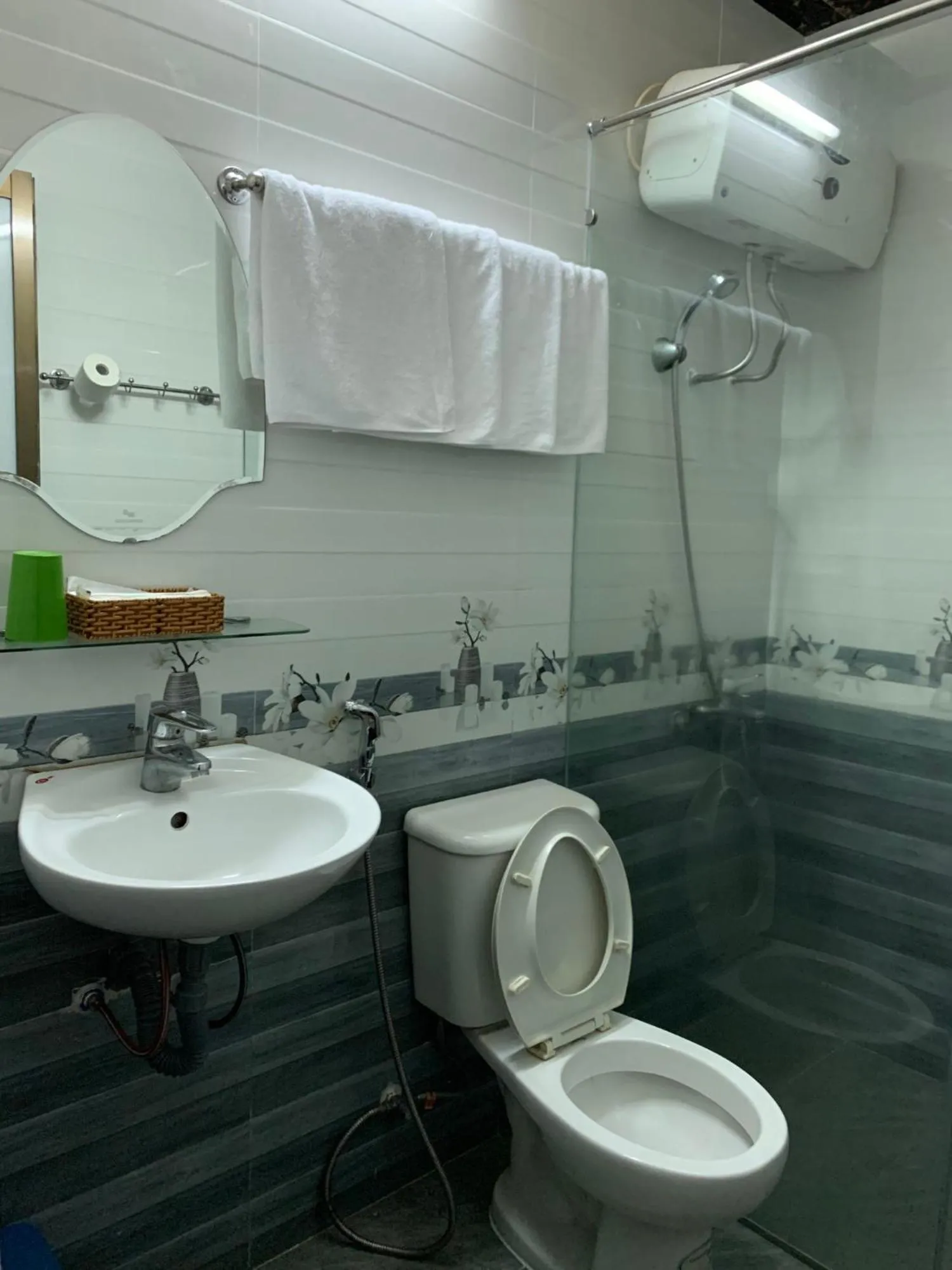 Bathroom in Thien Phuc Hotel