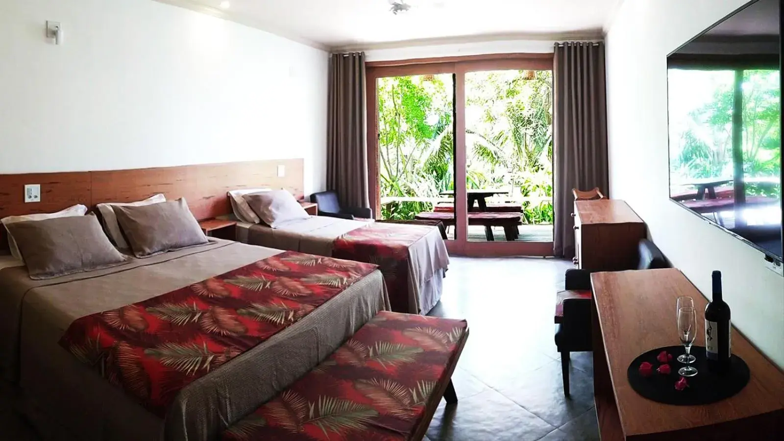 King Suite with Pool View - single occupancy in Pousada Vila Araticum King Suite with Pool View - single occupancy in Pousada Vila Araticum