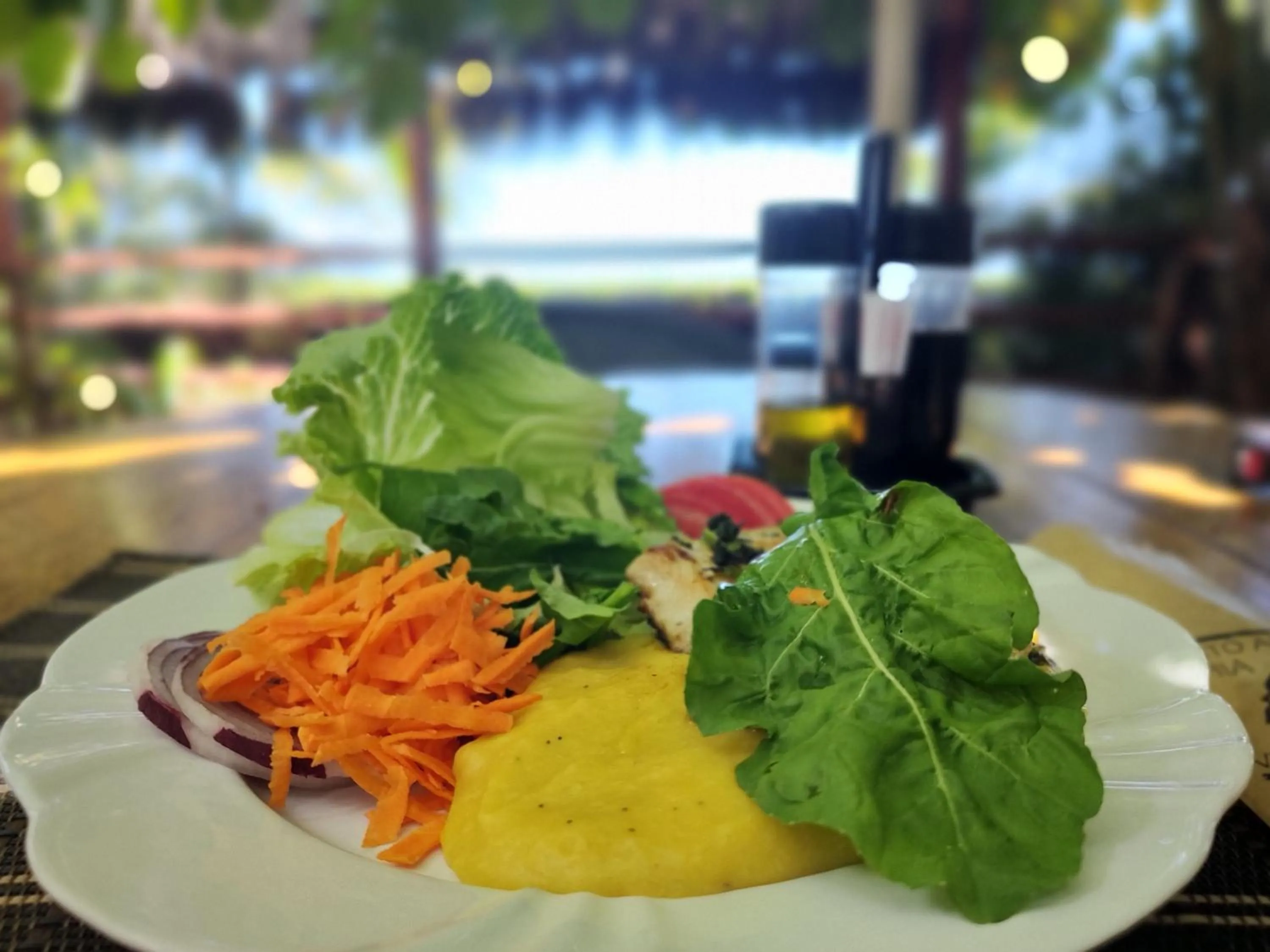 Restaurant/places to eat in Pousada Vila Araticum