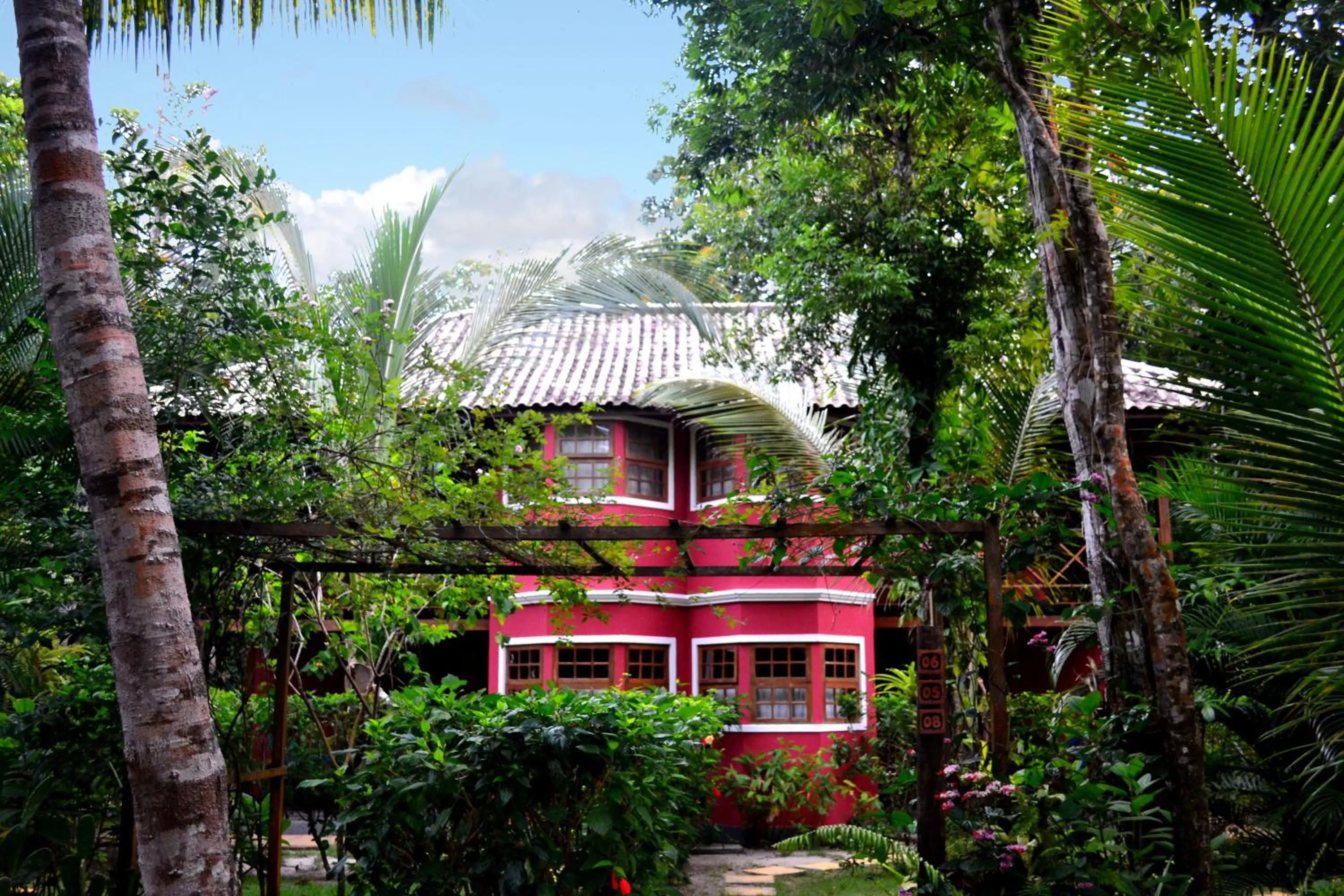 Facade/entrance in Pousada Vila Araticum