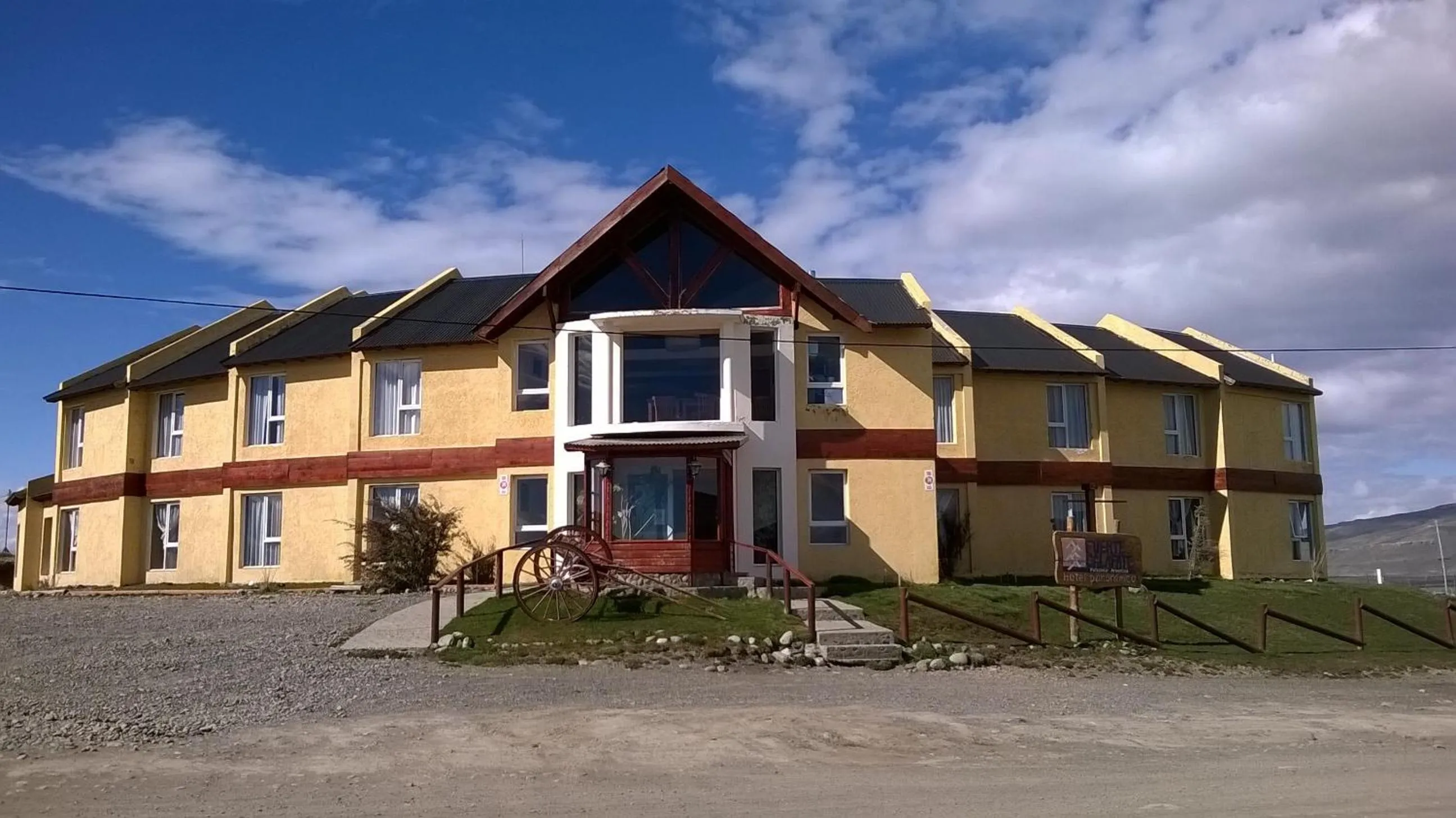 Property building in Fuerte Calafate Hotel Panorámico