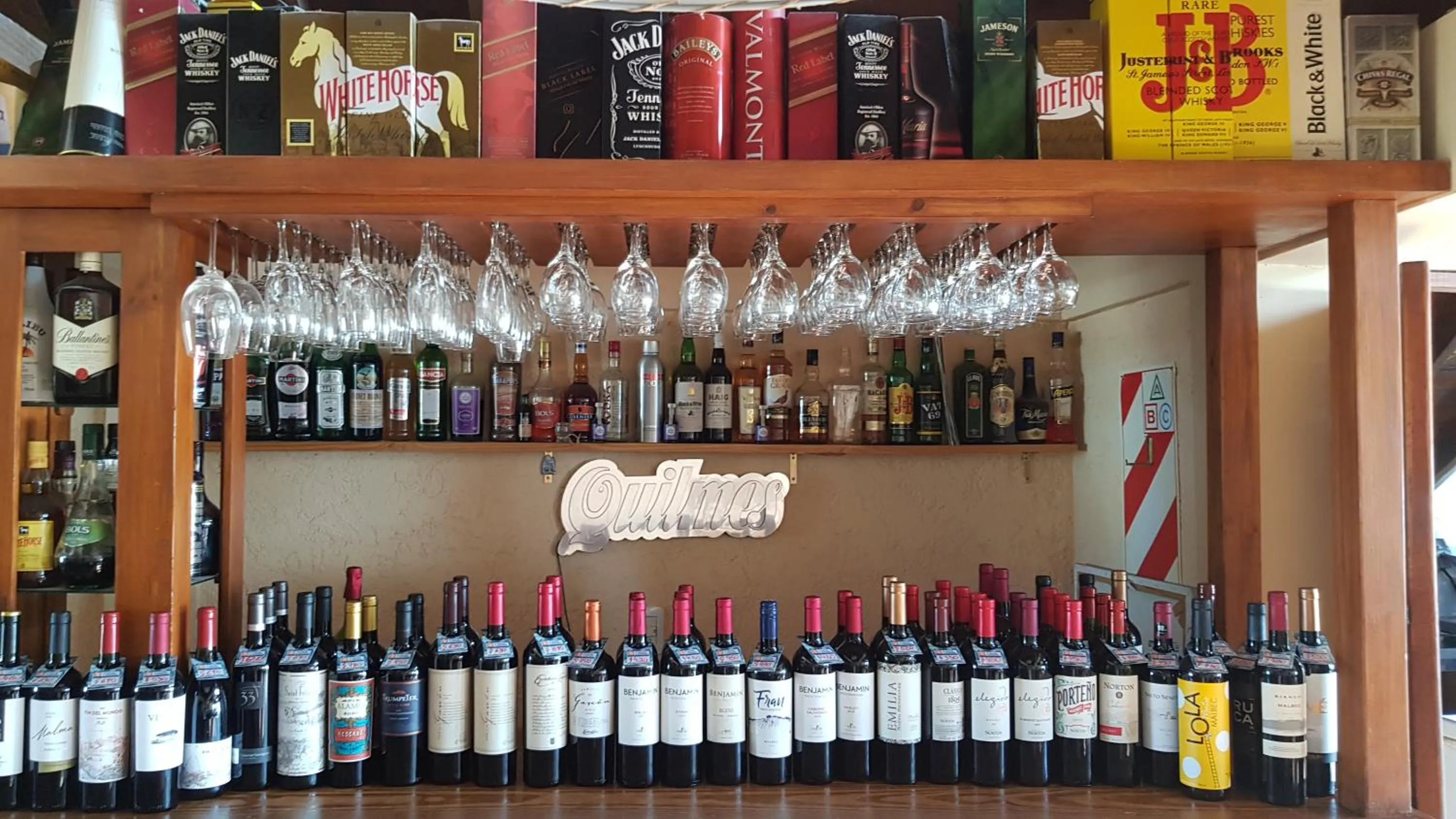 Lounge or bar in Fuerte Calafate Hotel Panorámico