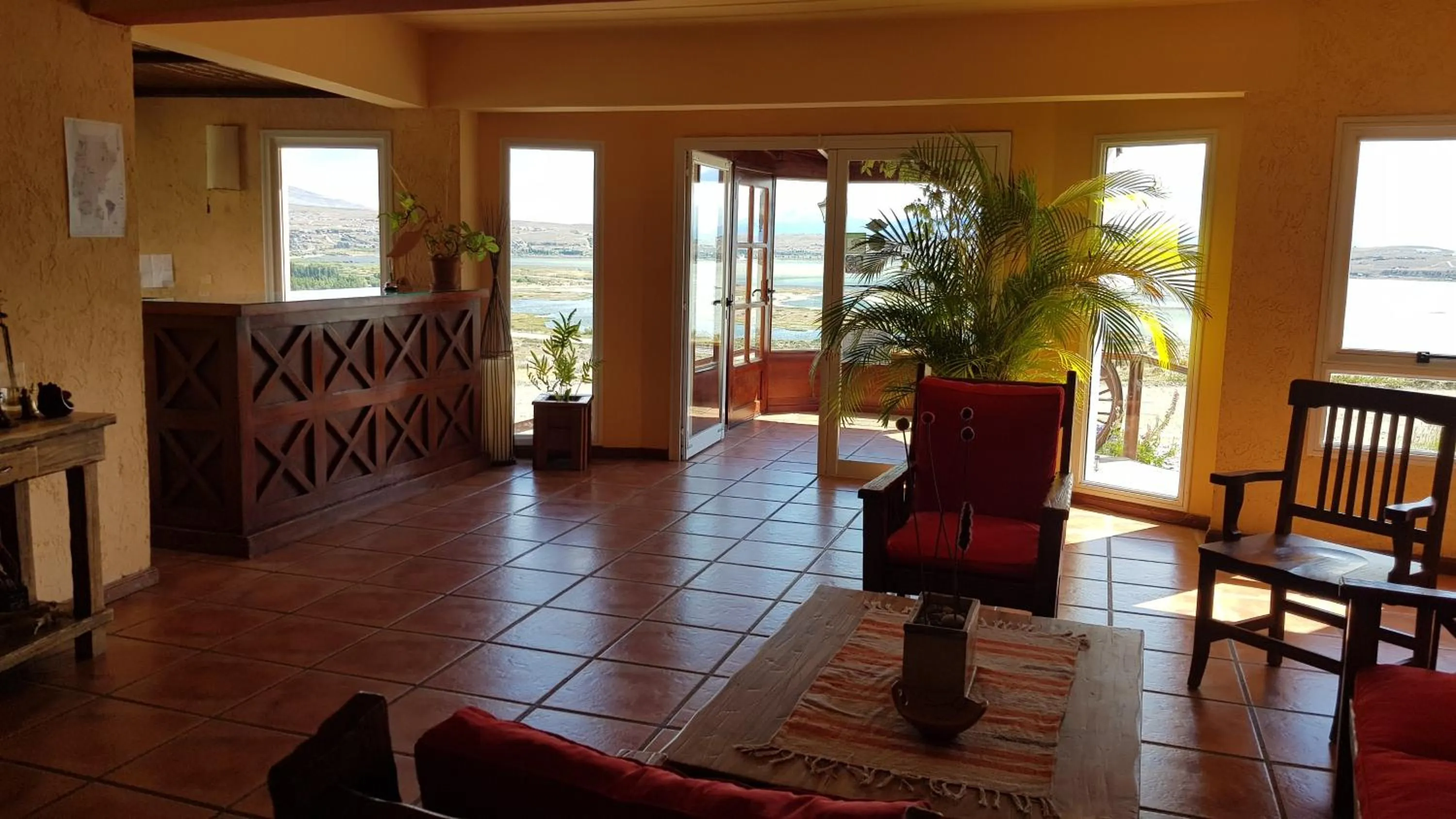 Communal lounge/ TV room in Fuerte Calafate Hotel Panorámico