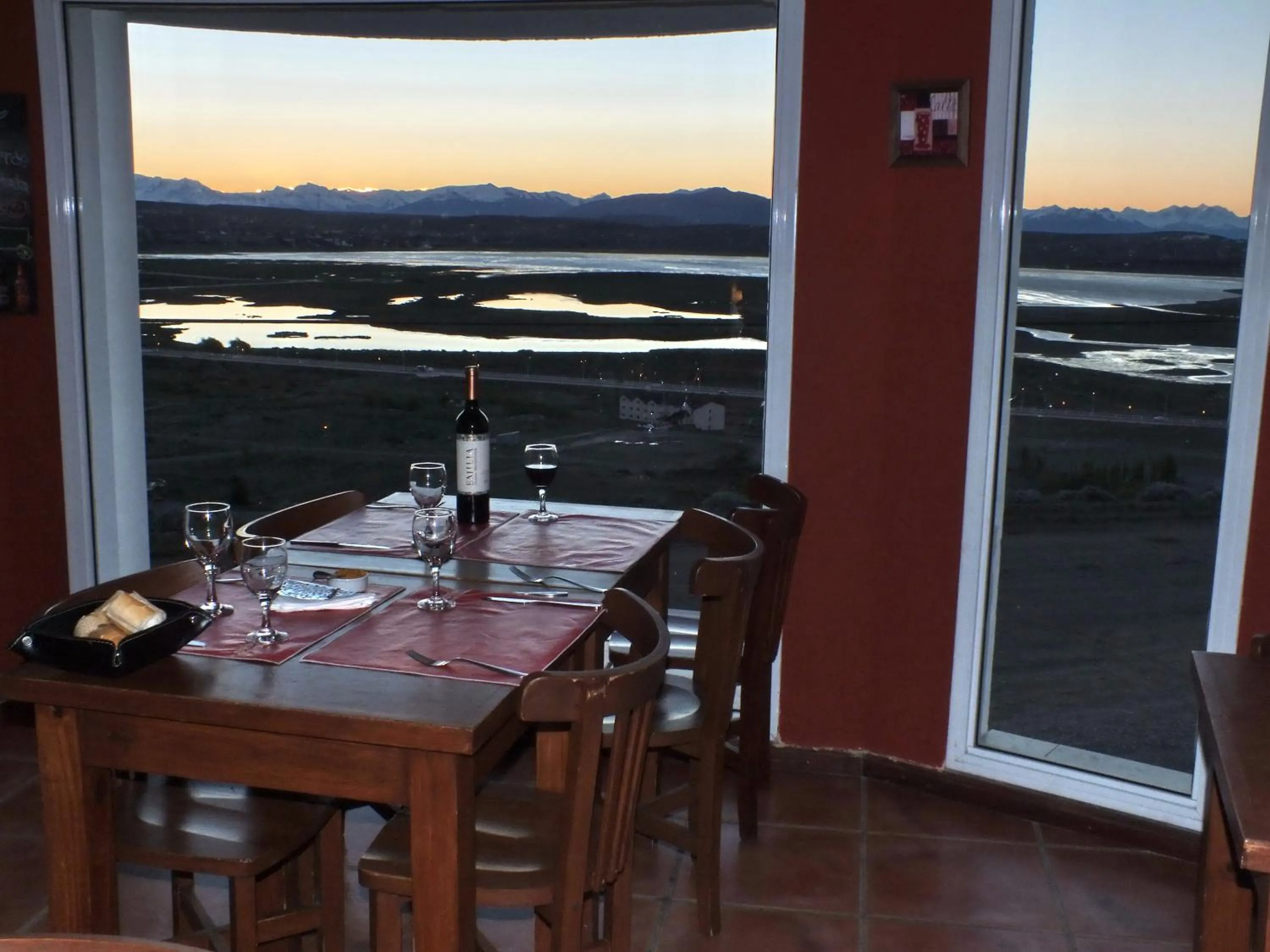 Restaurant/places to eat in Fuerte Calafate Hotel Panorámico